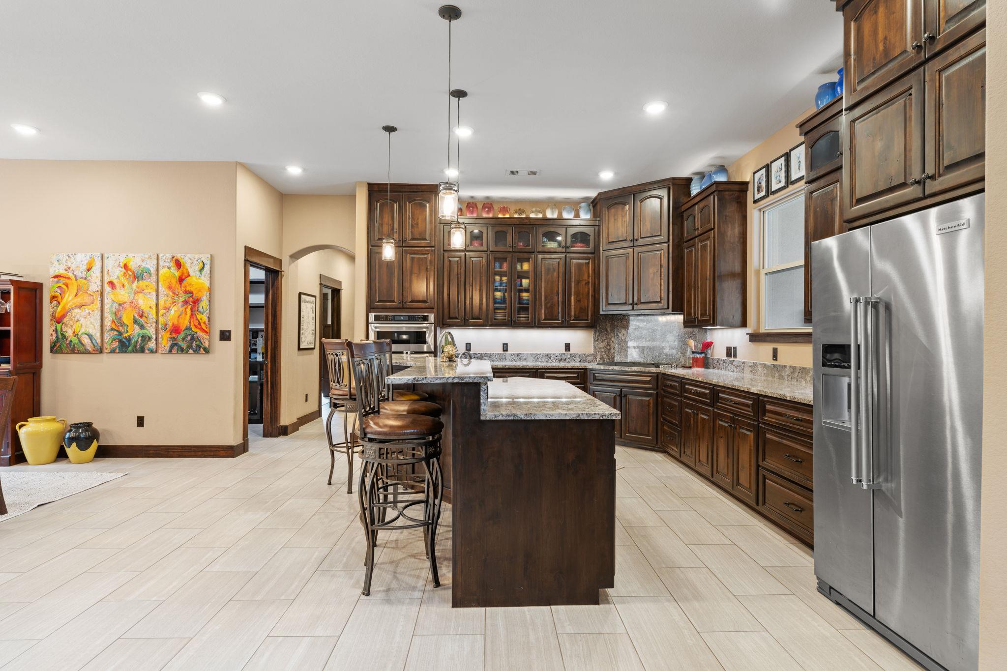 20117 Moon Dance Ln, Spicewood, TX 78669