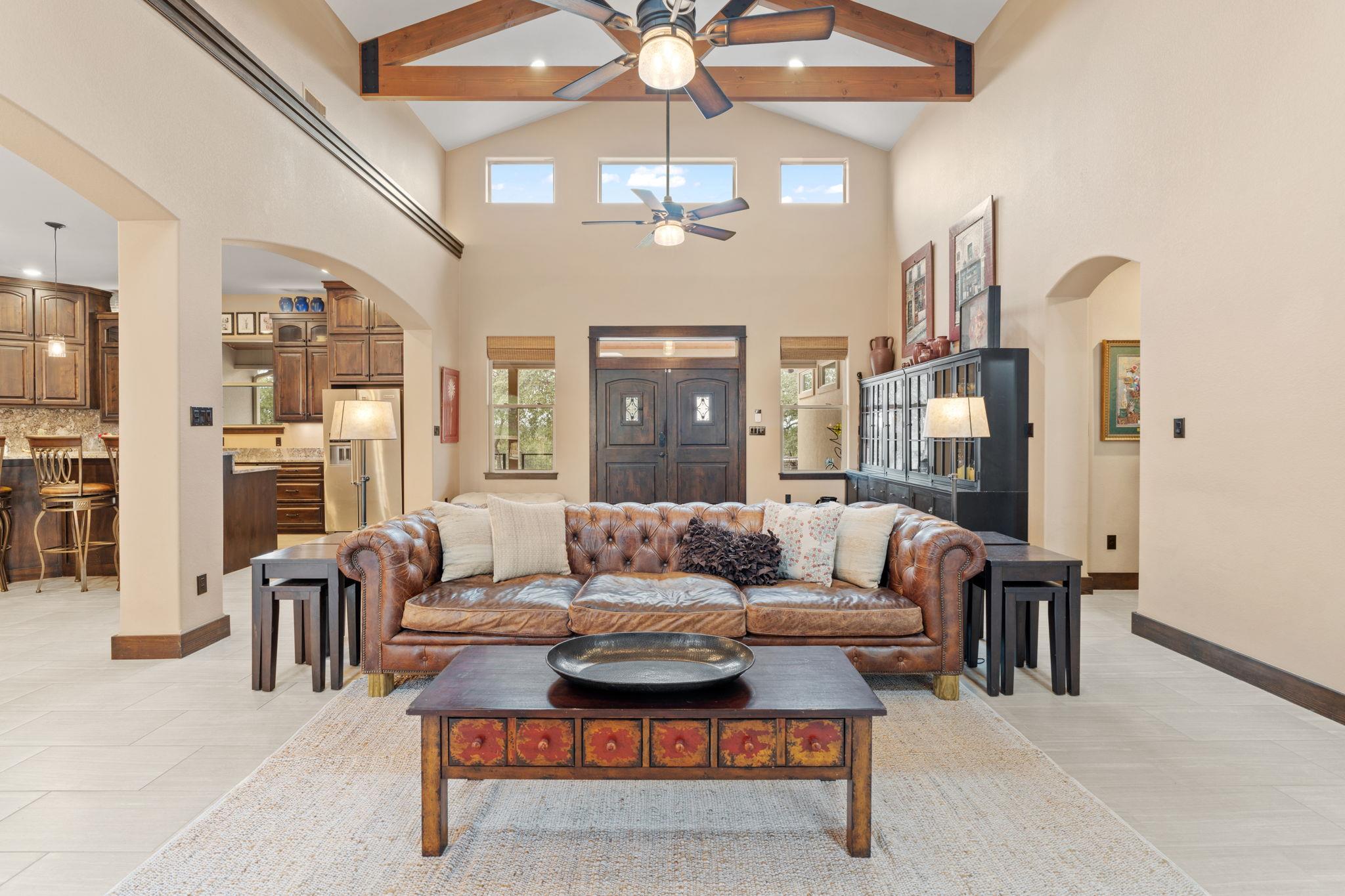 20117 Moon Dance Ln, Spicewood, TX 78669