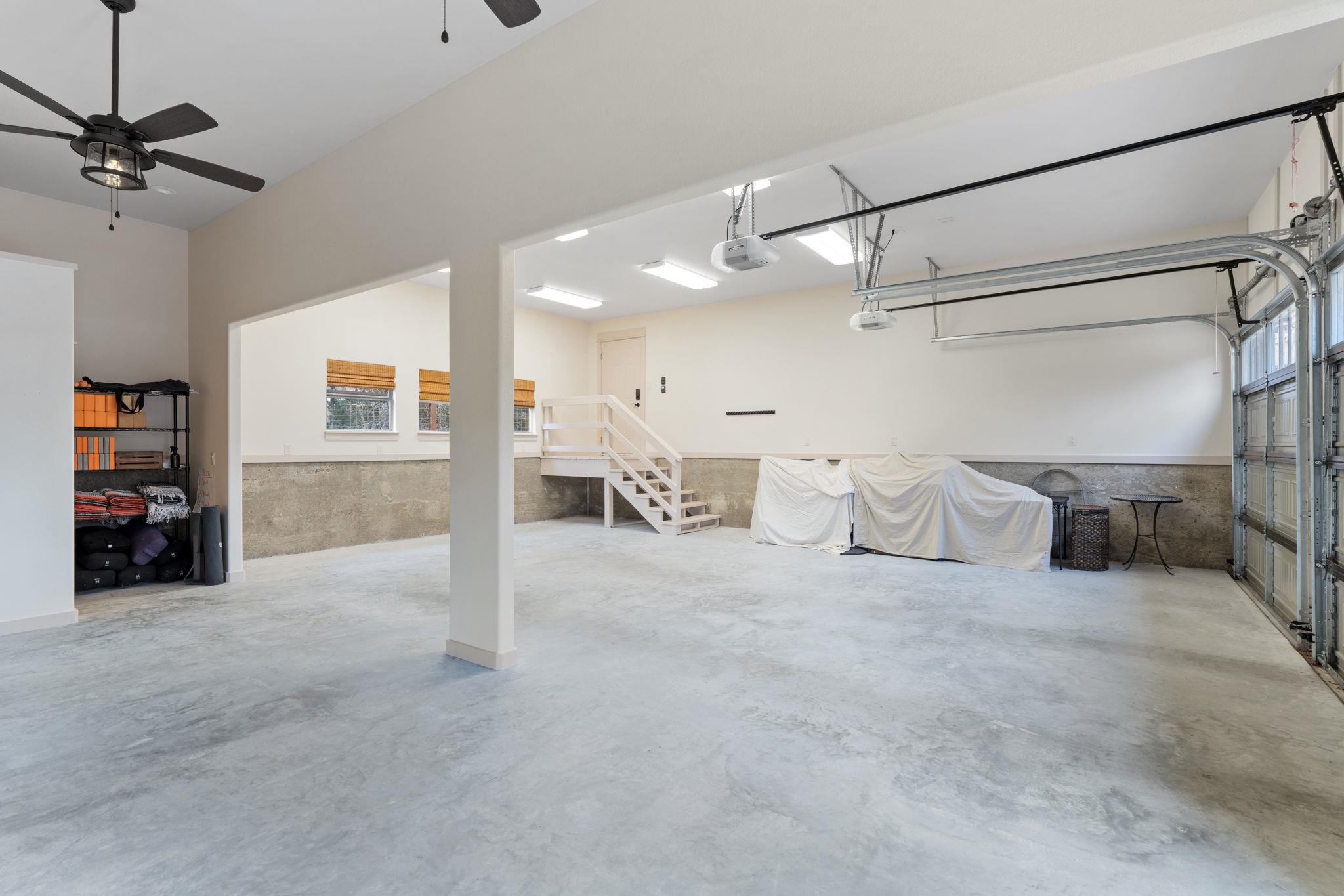 20117 Moon Dance Ln, Spicewood, TX 78669