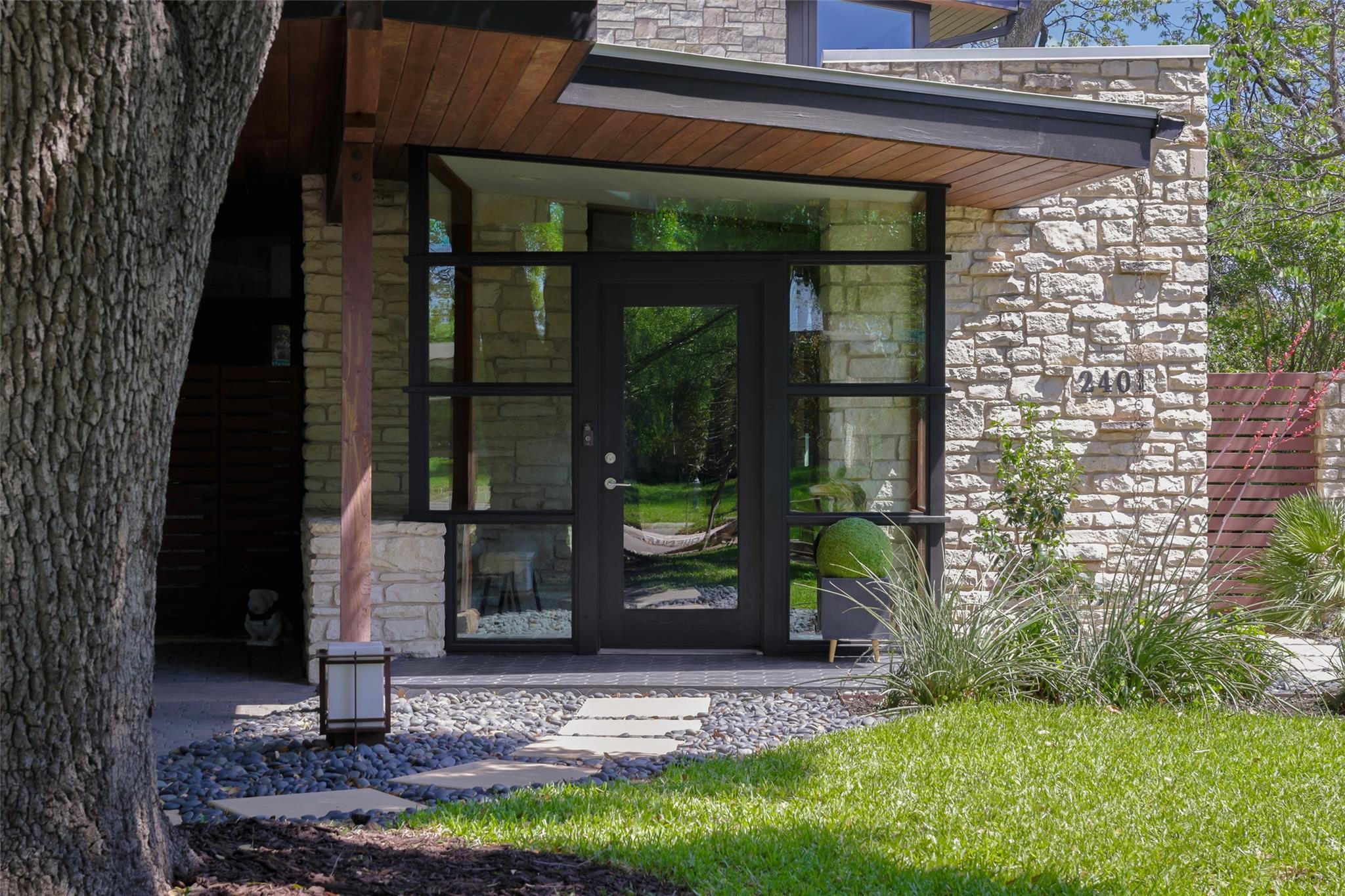 2401 Jarratt Ave, Austin, TX 78703
