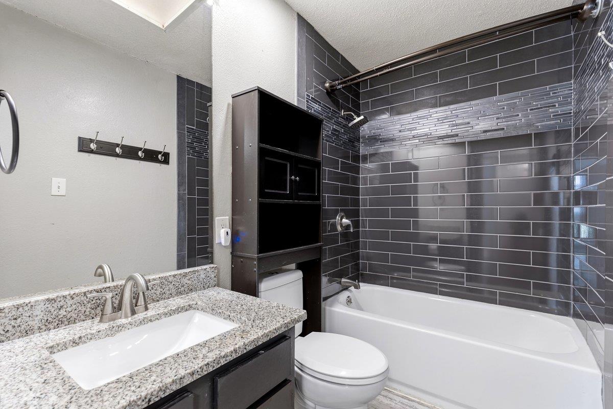 6405 Chimney Creek Cir # B, Austin, TX 78723