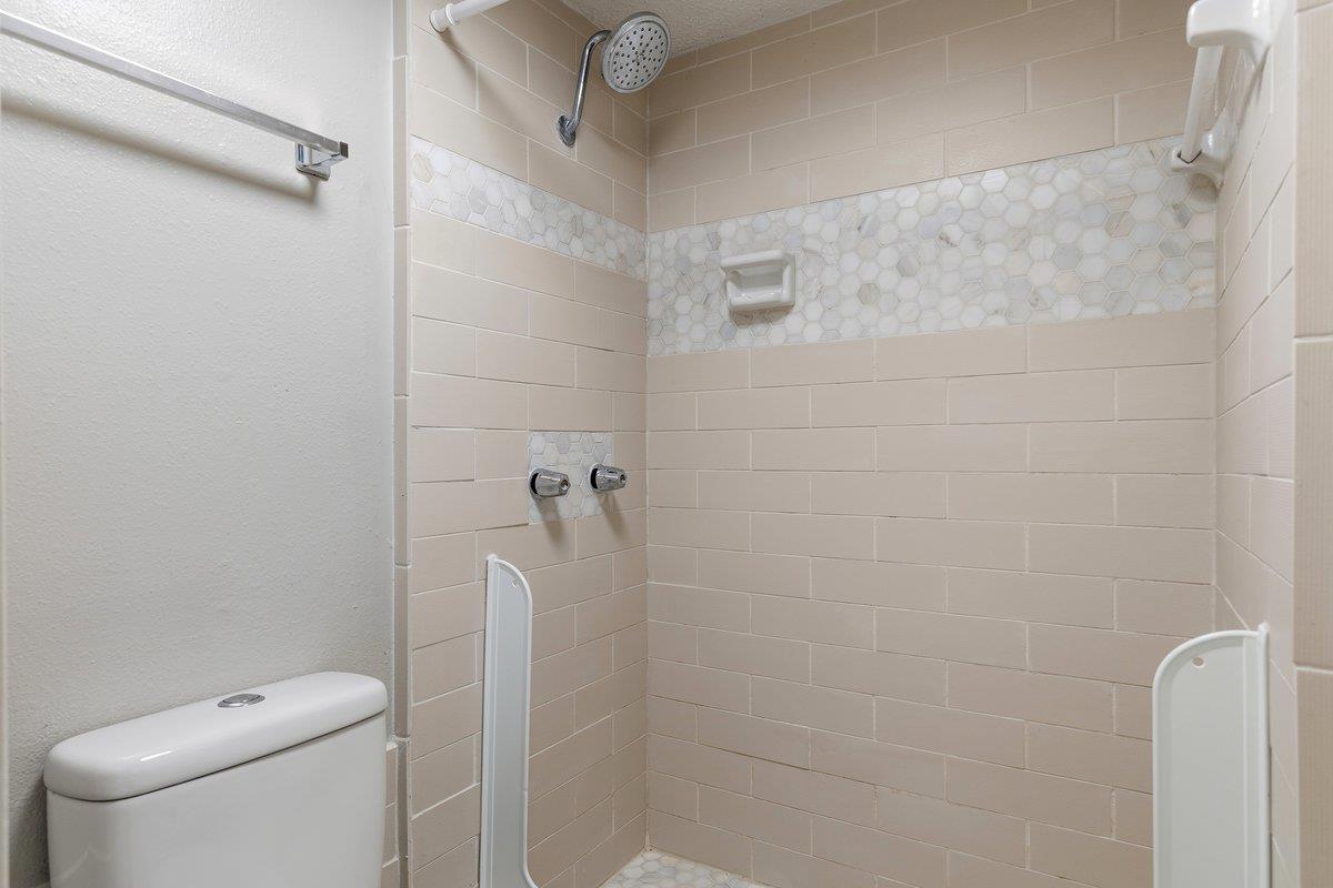 6405 Chimney Creek Cir # B, Austin, TX 78723