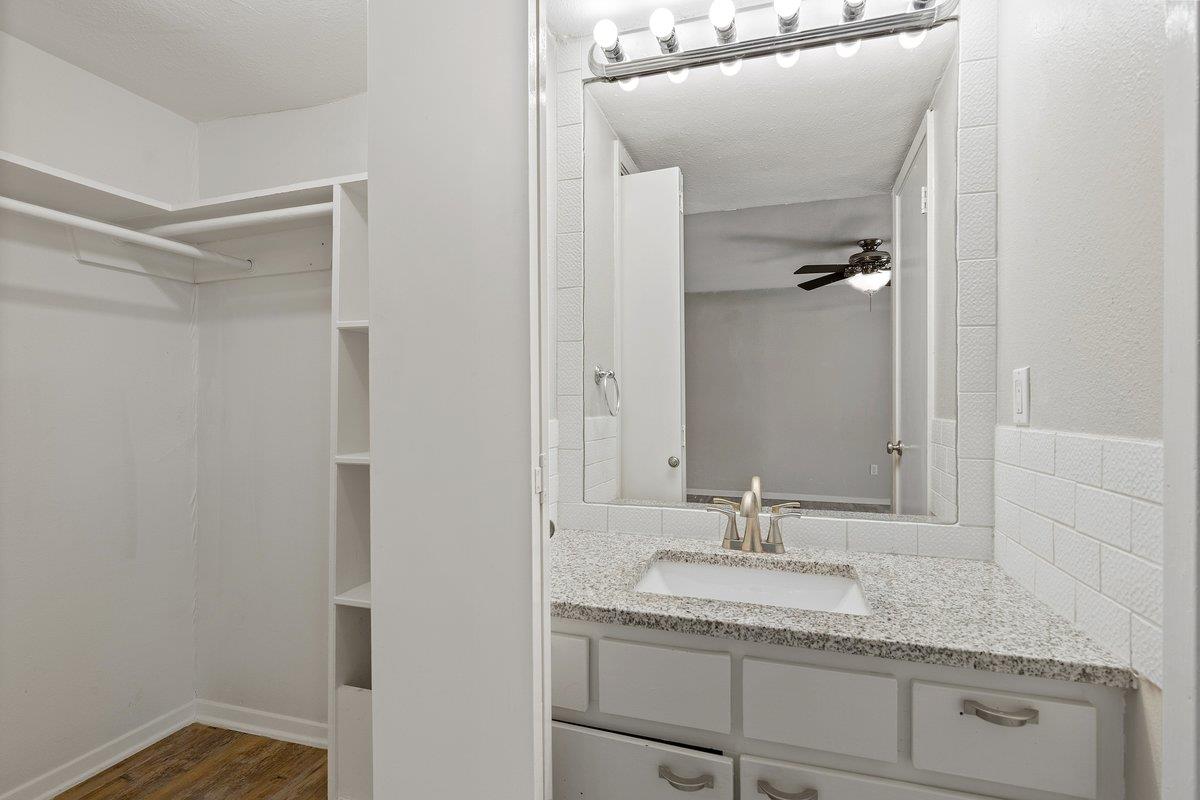 6405 Chimney Creek Cir # B, Austin, TX 78723