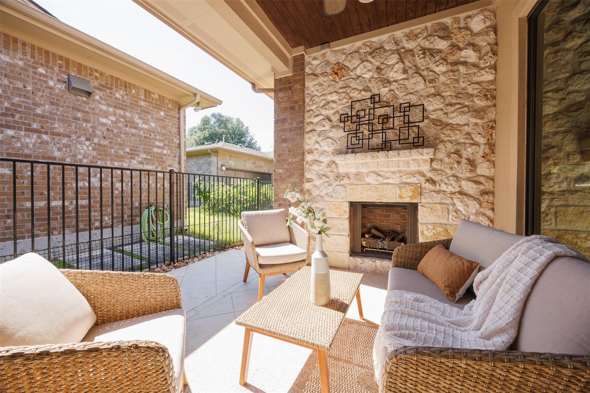 404 Jeffrey David Ln E, Austin, TX 78717