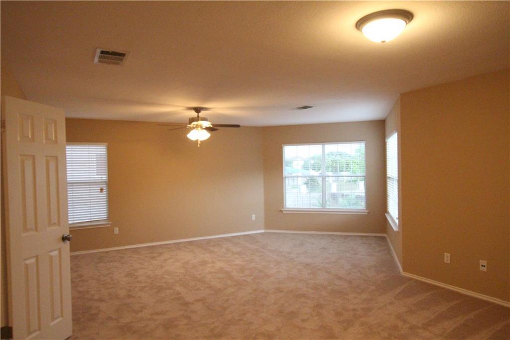 207 Sunny Brook Dr, Leander, TX 78641