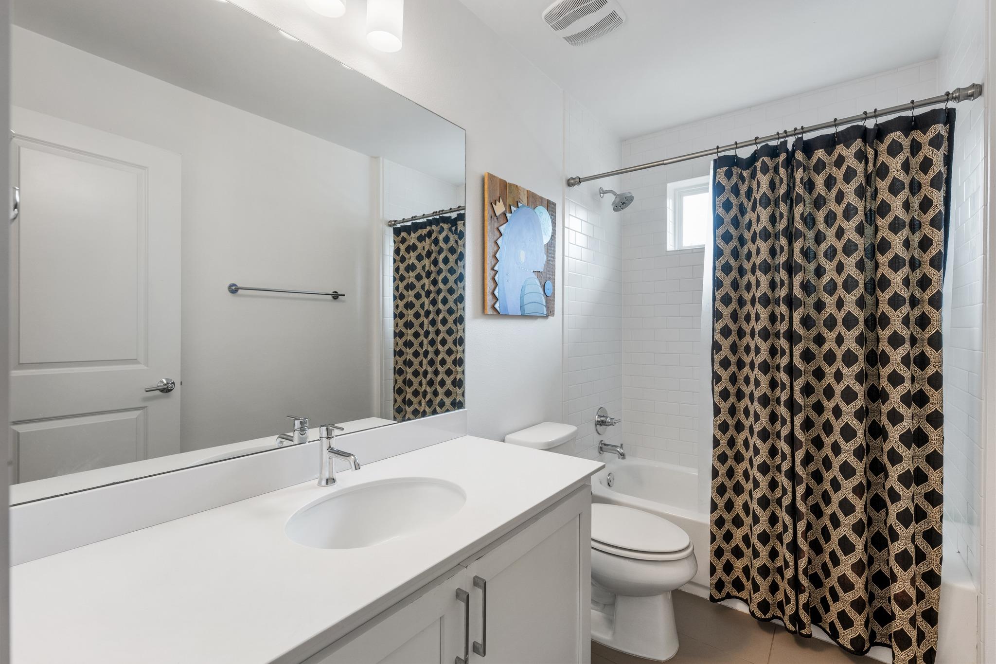 1128 Gunter St # F, Austin, TX 78702