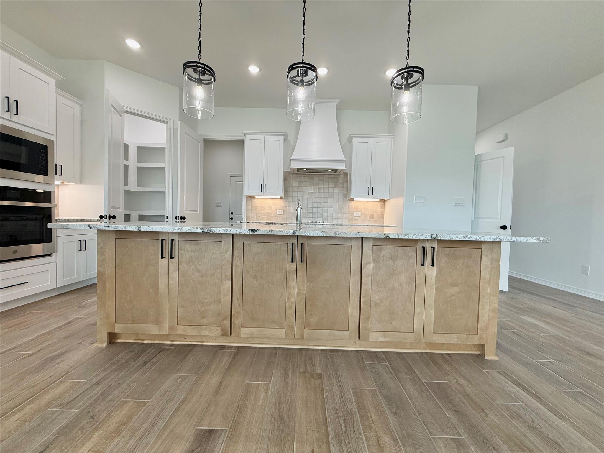 724 Eagle Crest Dr, Salado, TX 76571