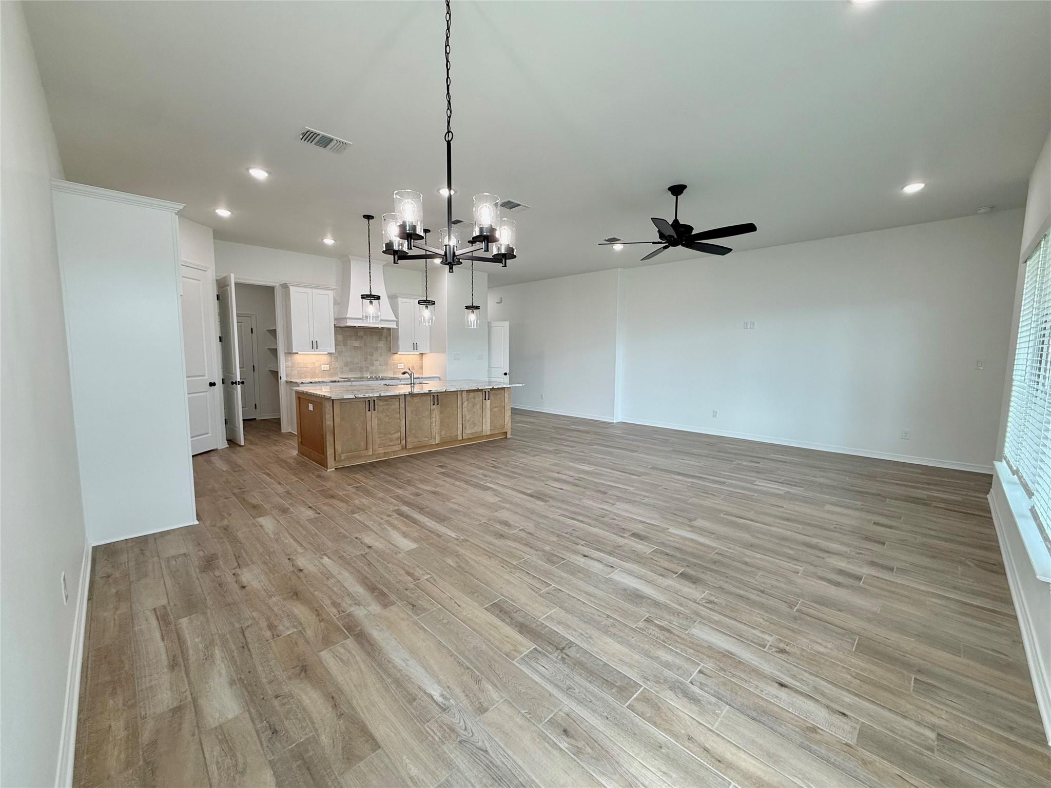 724 Eagle Crest Dr, Salado, TX 76571