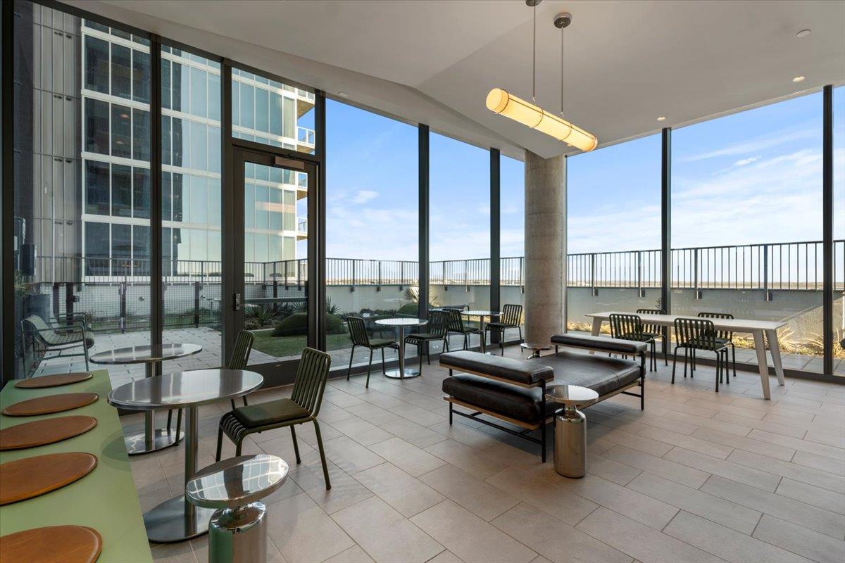 44 East Ave # 2606, Austin, TX 78701