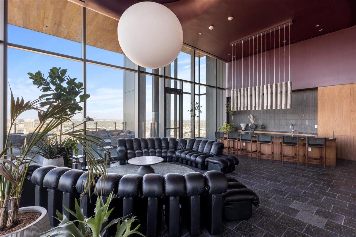 44 East Ave # 2606, Austin, TX 78701