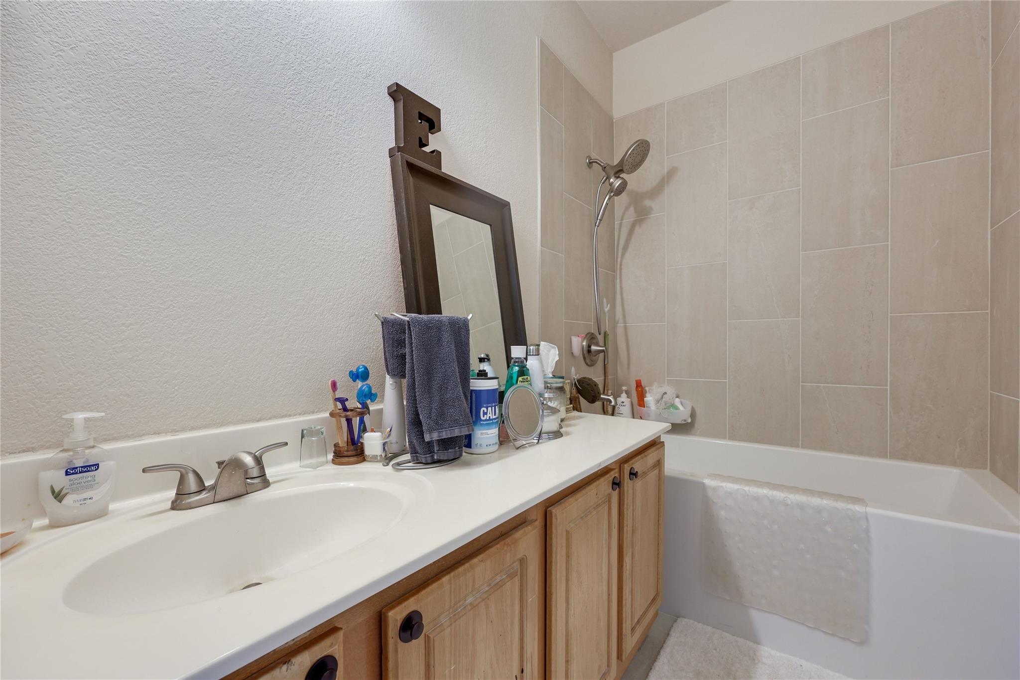 12287 Abbey Glen Ln # D-1, Austin, TX 78753