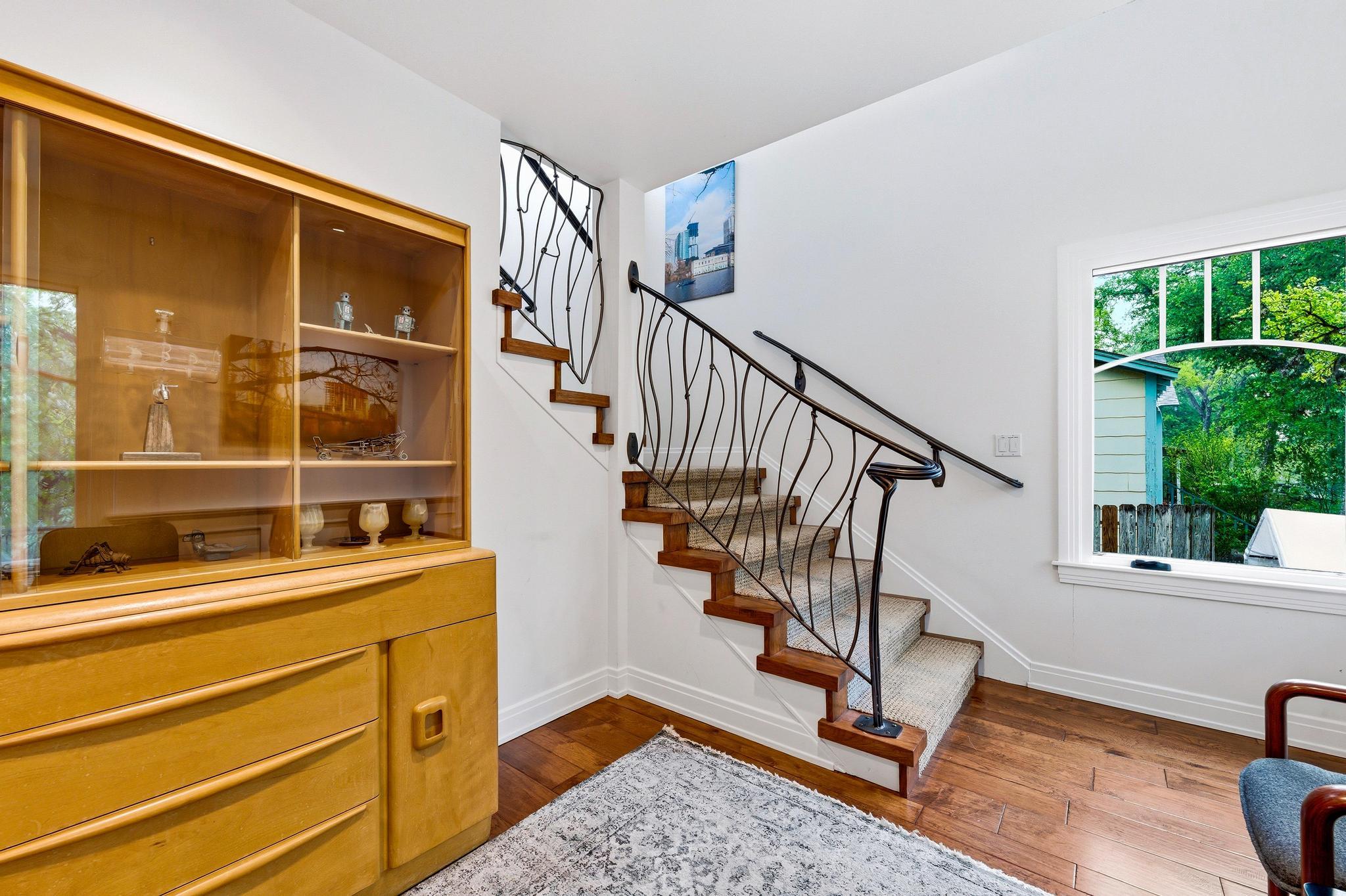 2110 De Verne St, Austin, TX 78704