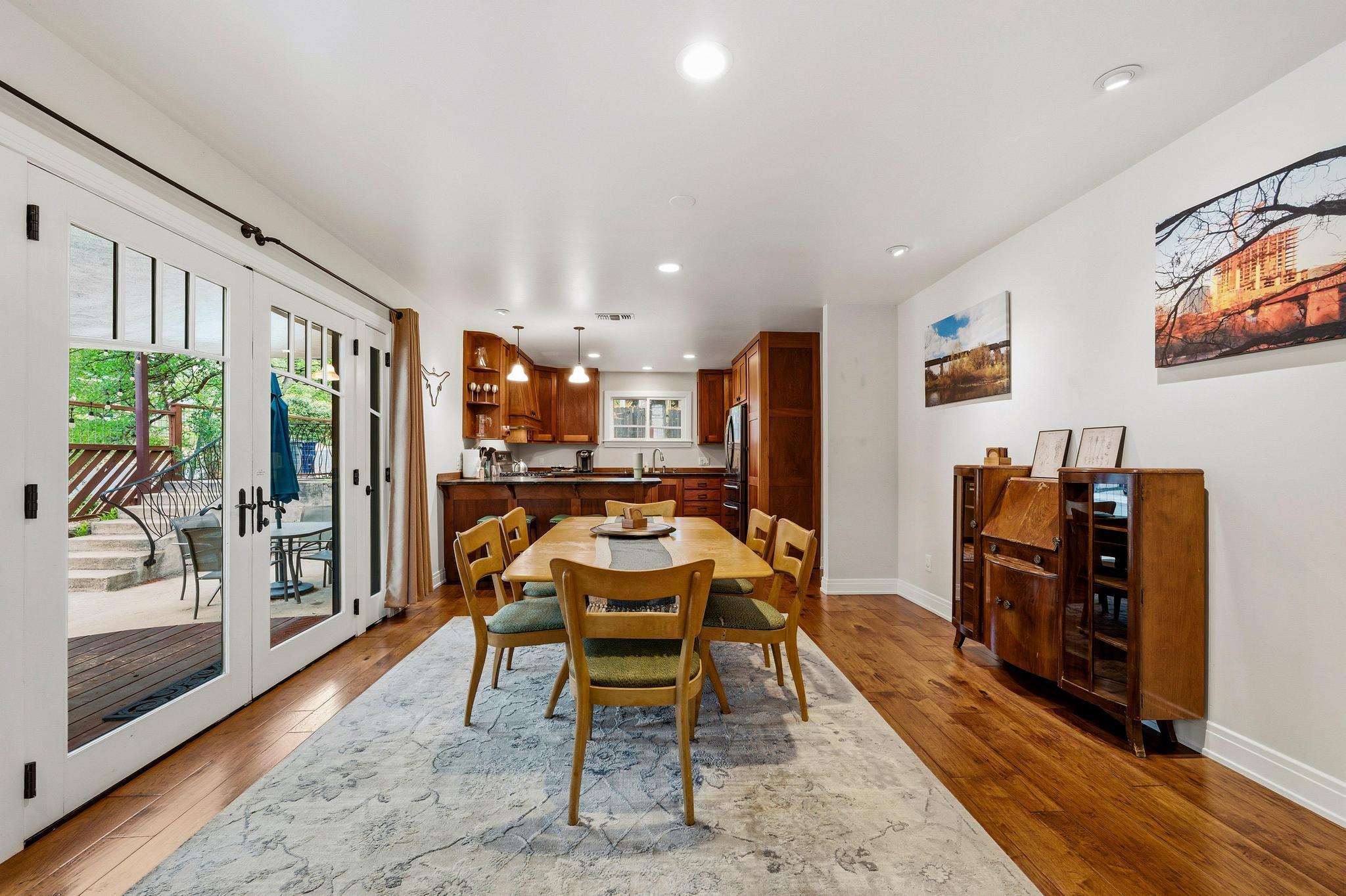 2110 De Verne St, Austin, TX 78704