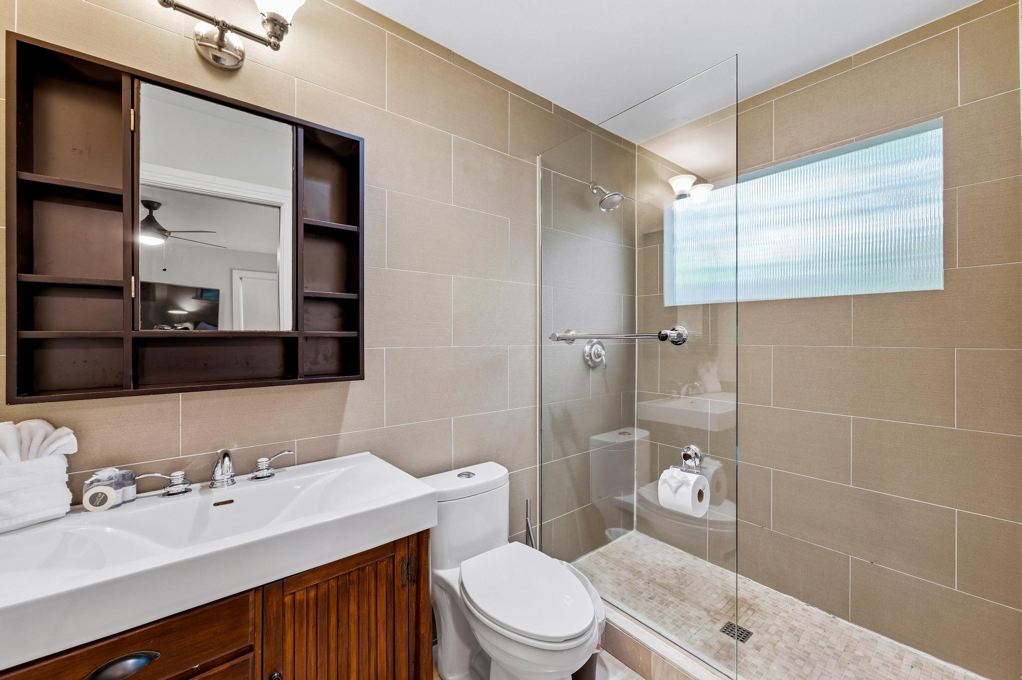 2110 De Verne St, Austin, TX 78704