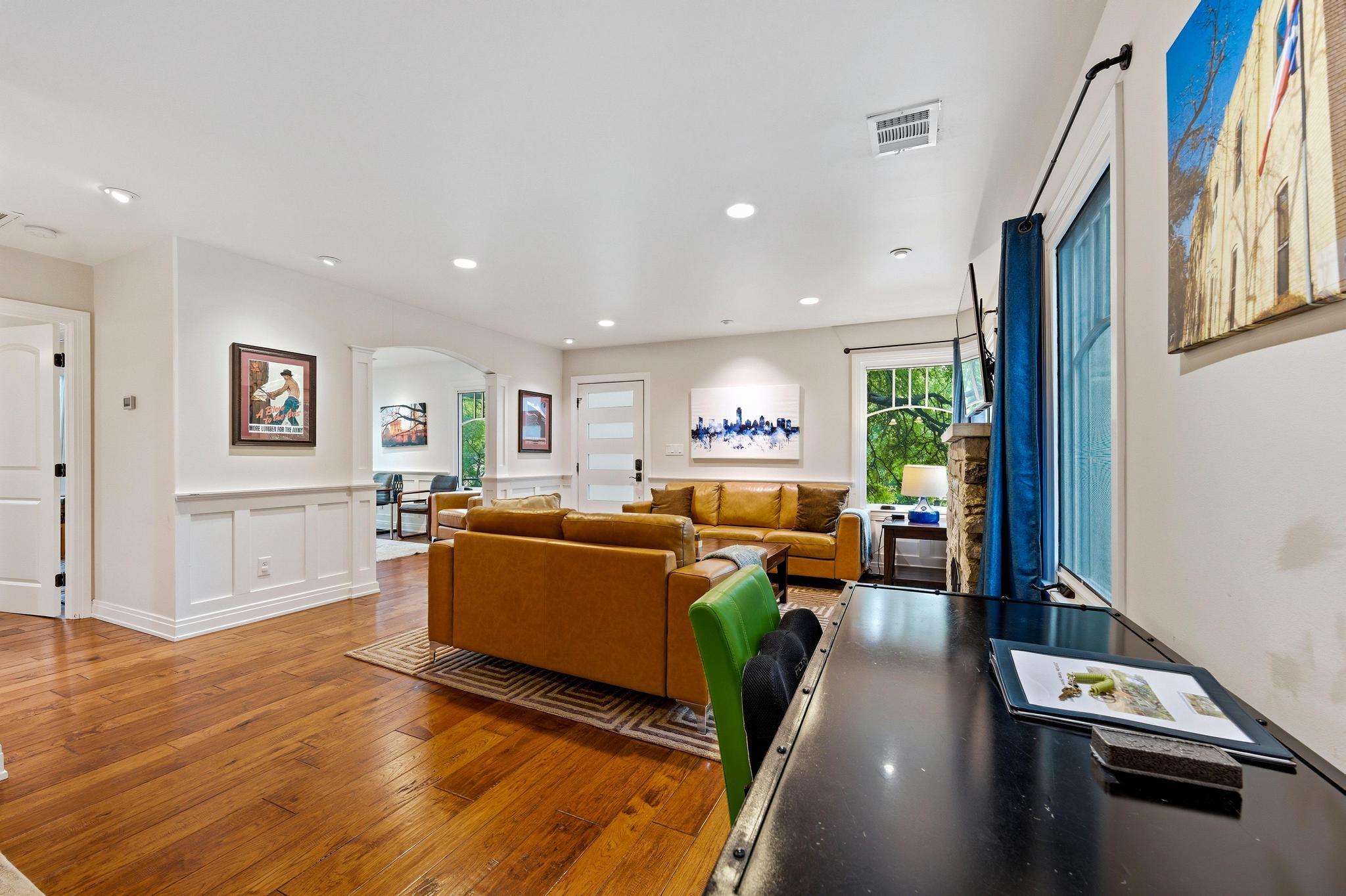 2110 De Verne St, Austin, TX 78704