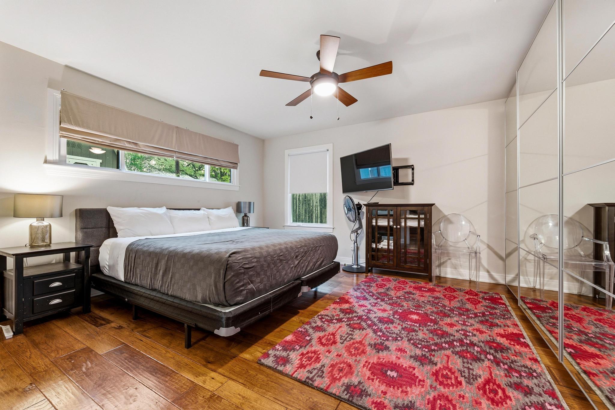 2110 De Verne St, Austin, TX 78704