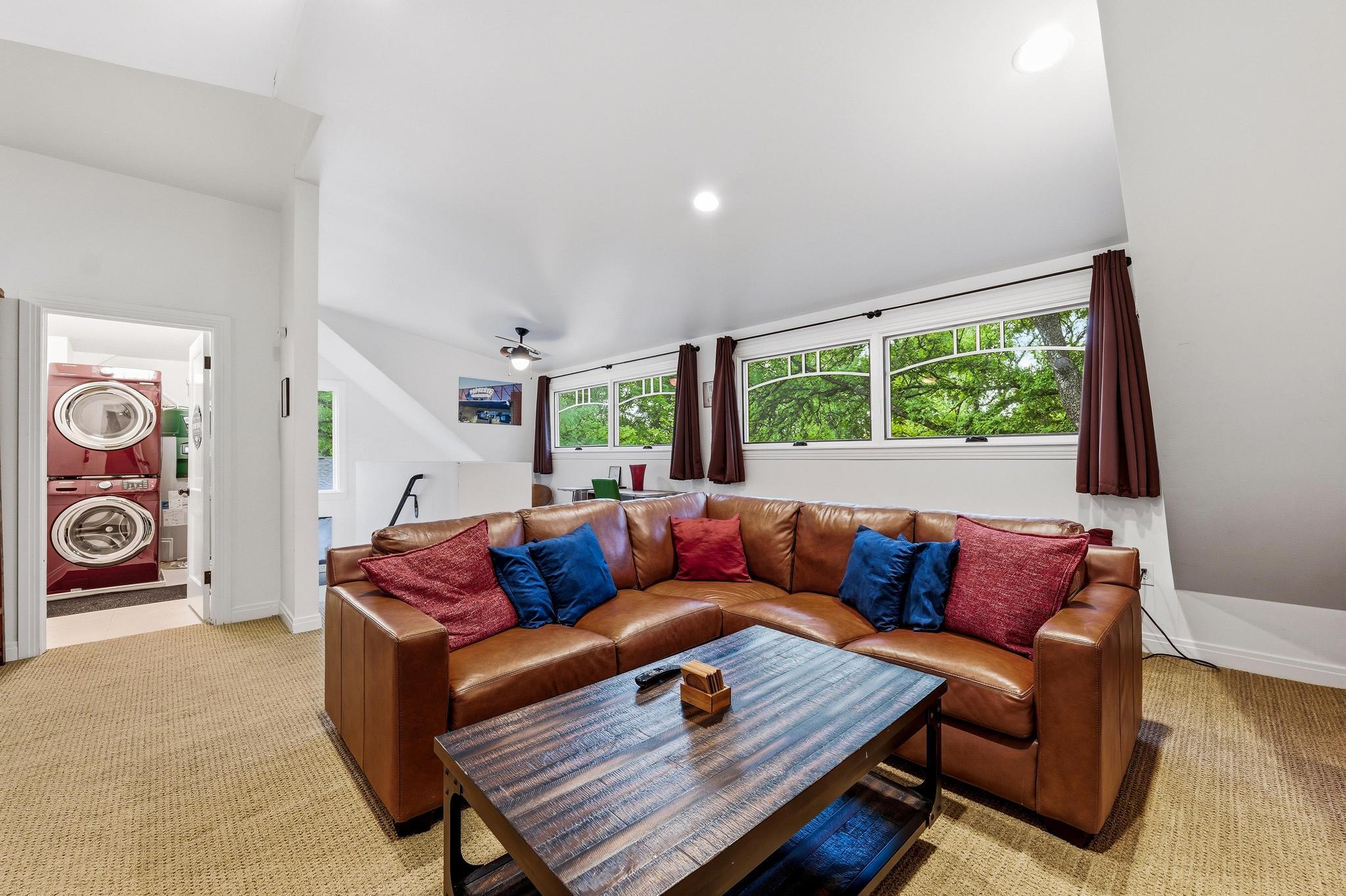 2110 De Verne St, Austin, TX 78704