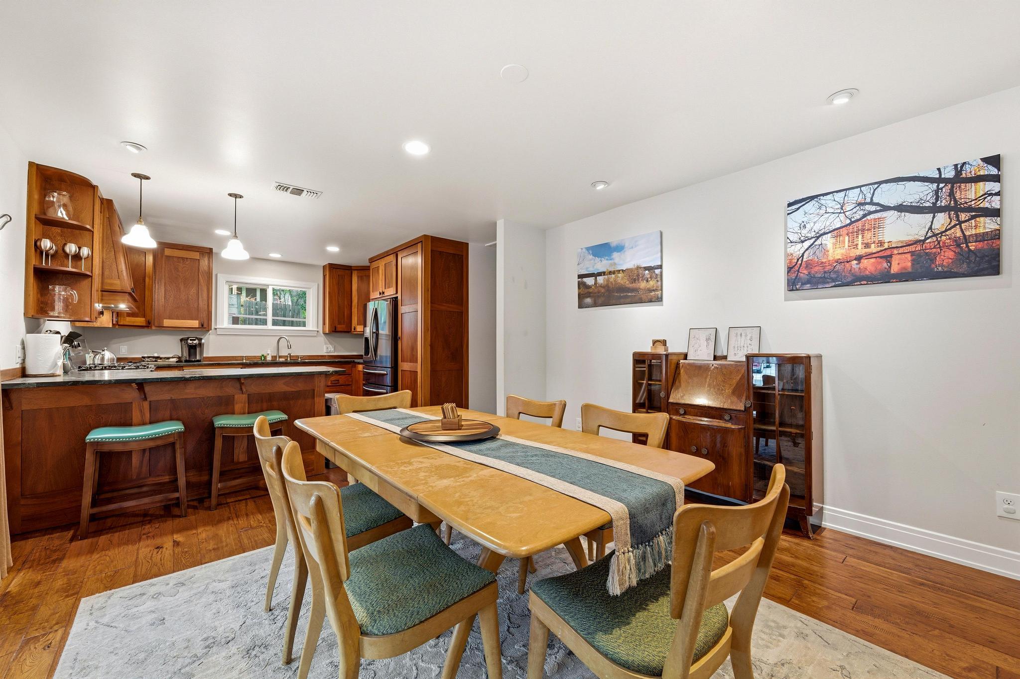 2110 De Verne St, Austin, TX 78704
