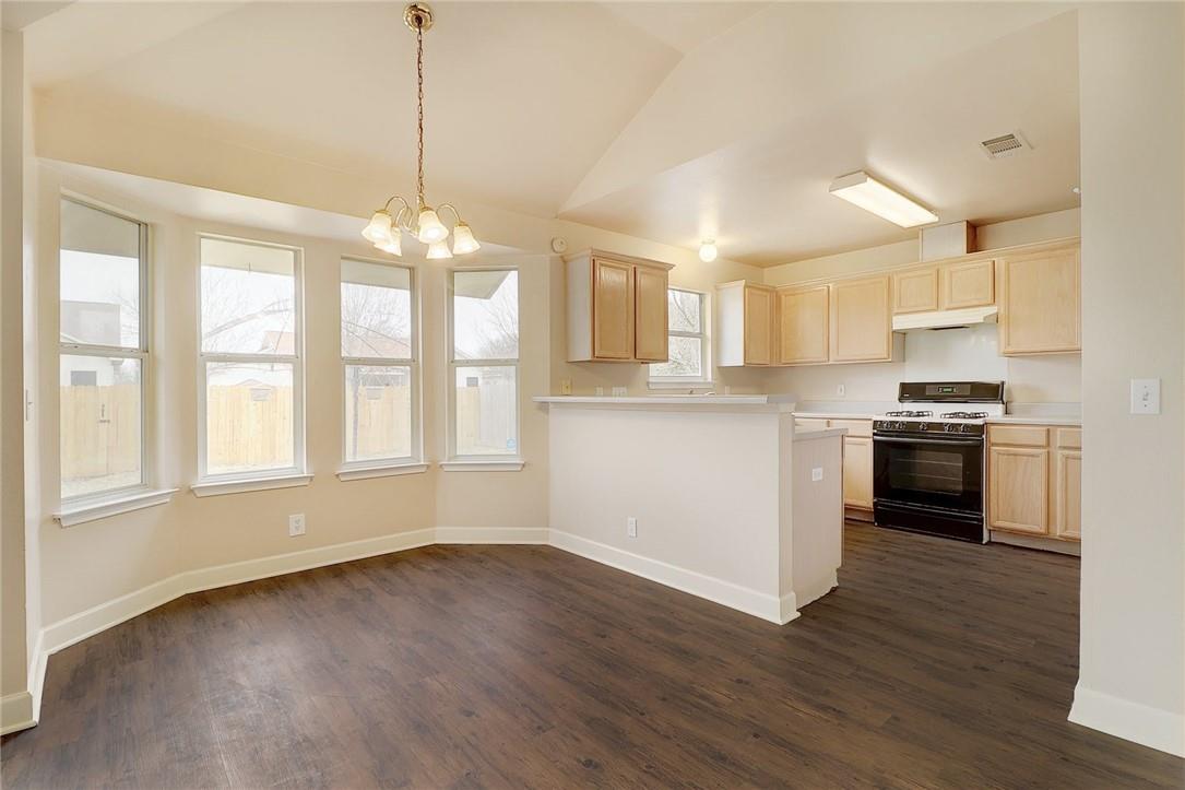 202 Quail Cir, Hutto, TX 78634