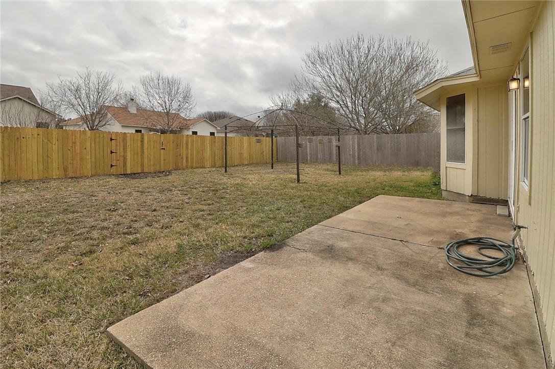 202 Quail Cir, Hutto, TX 78634