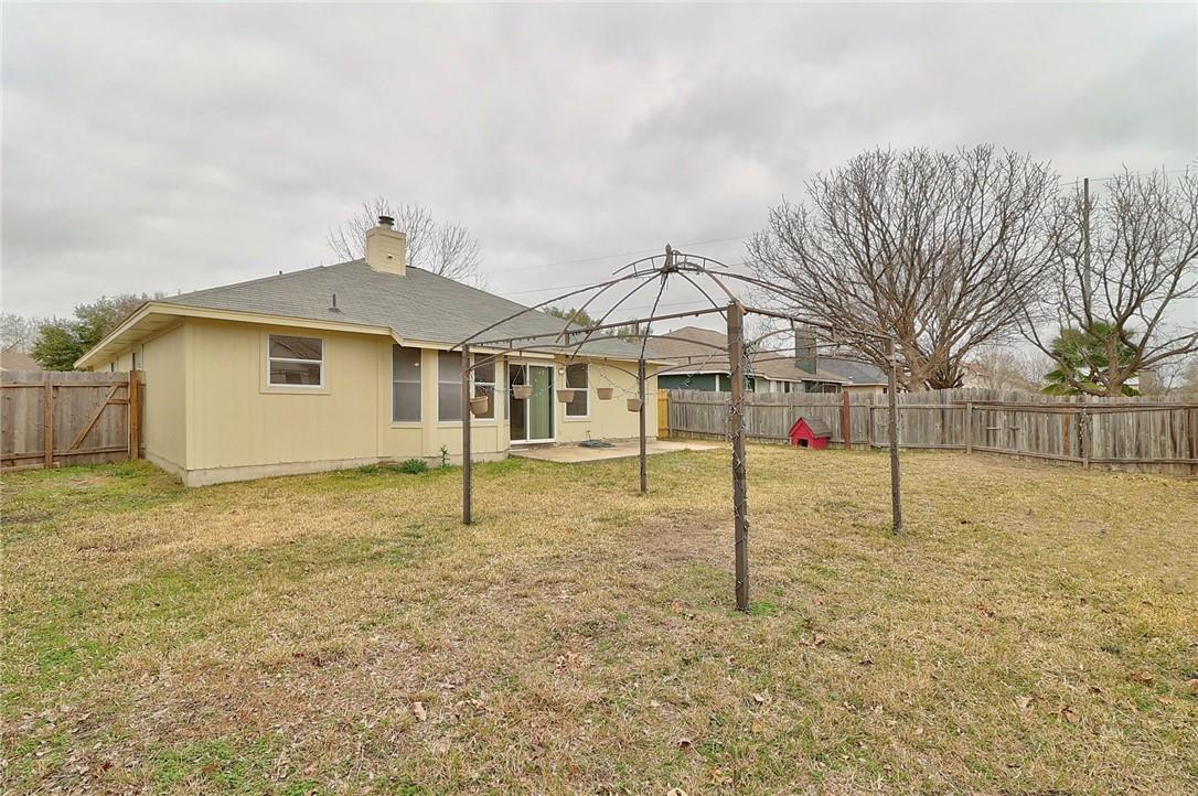 202 Quail Cir, Hutto, TX 78634