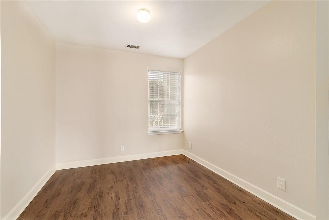 202 Quail Cir, Hutto, TX 78634