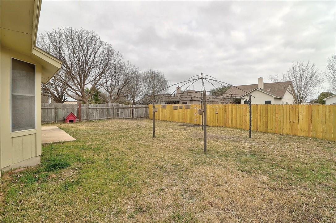 202 Quail Cir, Hutto, TX 78634