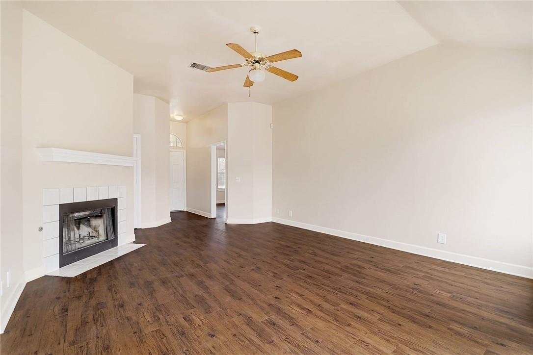 202 Quail Cir, Hutto, TX 78634