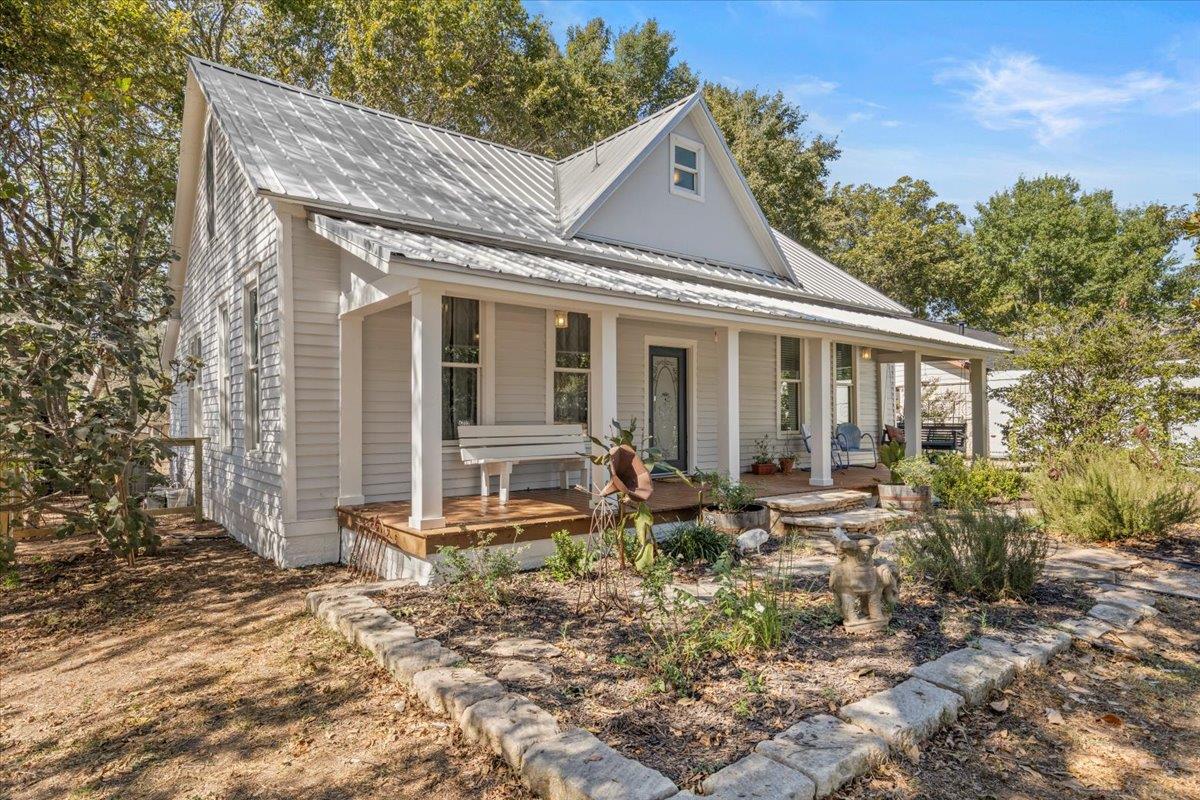 503A Wilkes St, Smithville, TX 78957