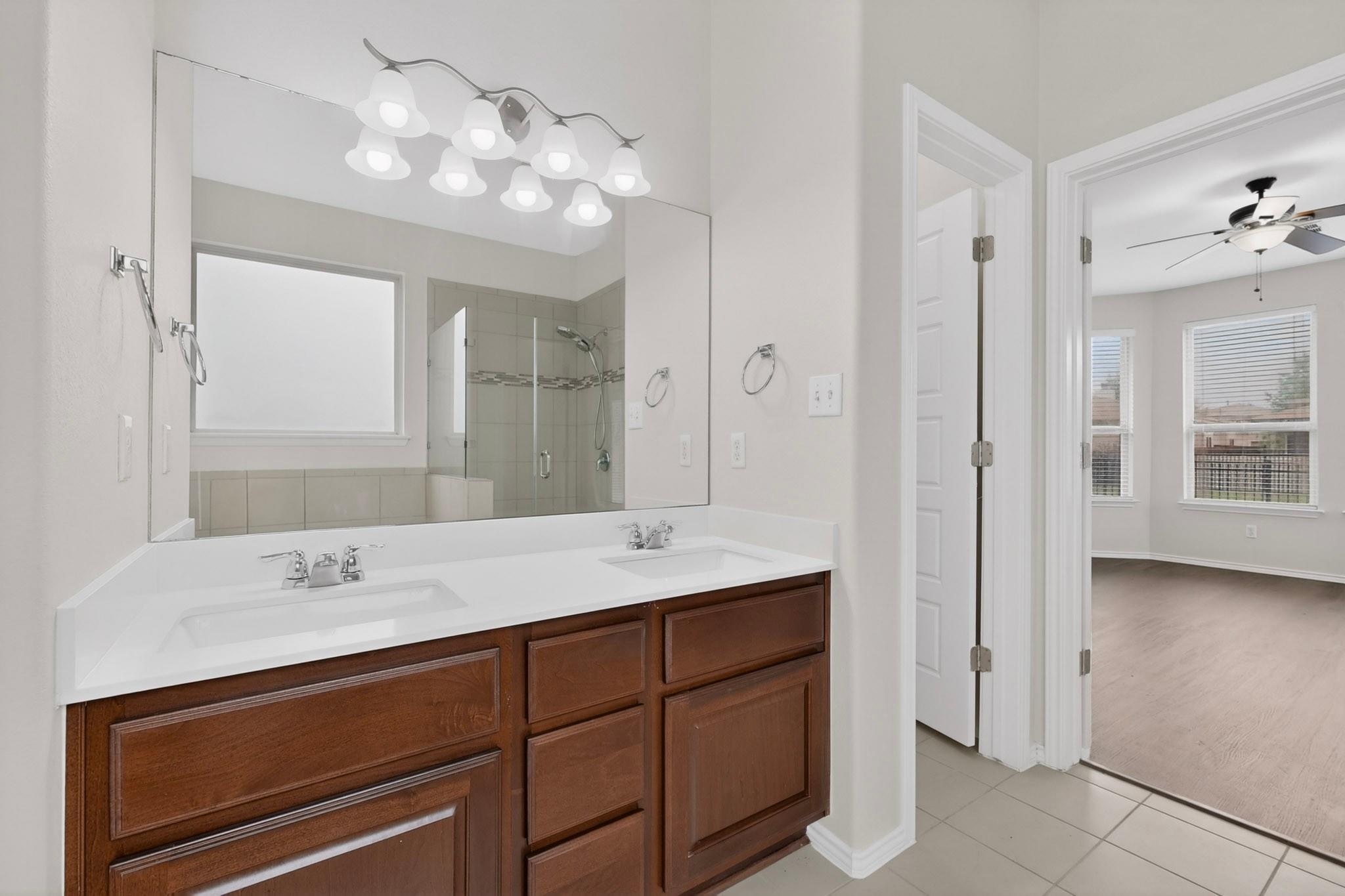 5417 Kara Dr, Austin, TX 78744