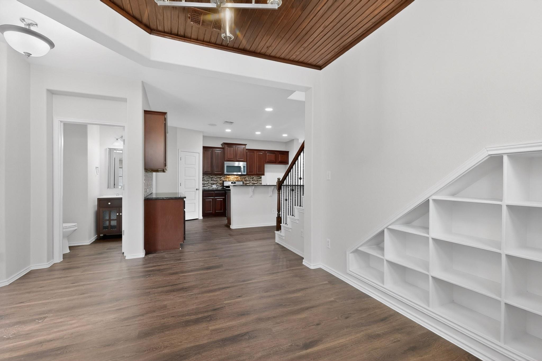 5417 Kara Dr, Austin, TX 78744