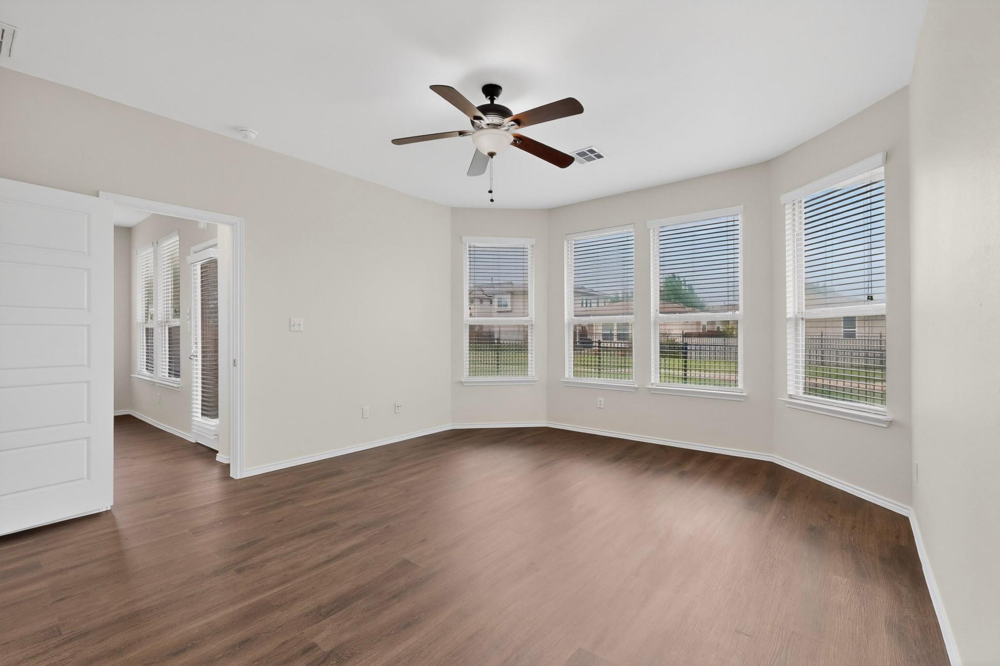 5417 Kara Dr, Austin, TX 78744