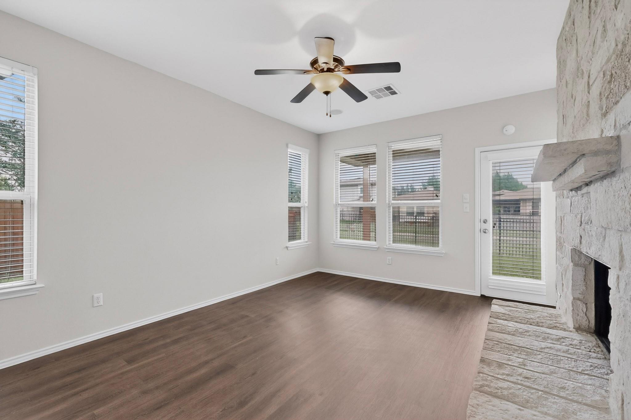 5417 Kara Dr, Austin, TX 78744