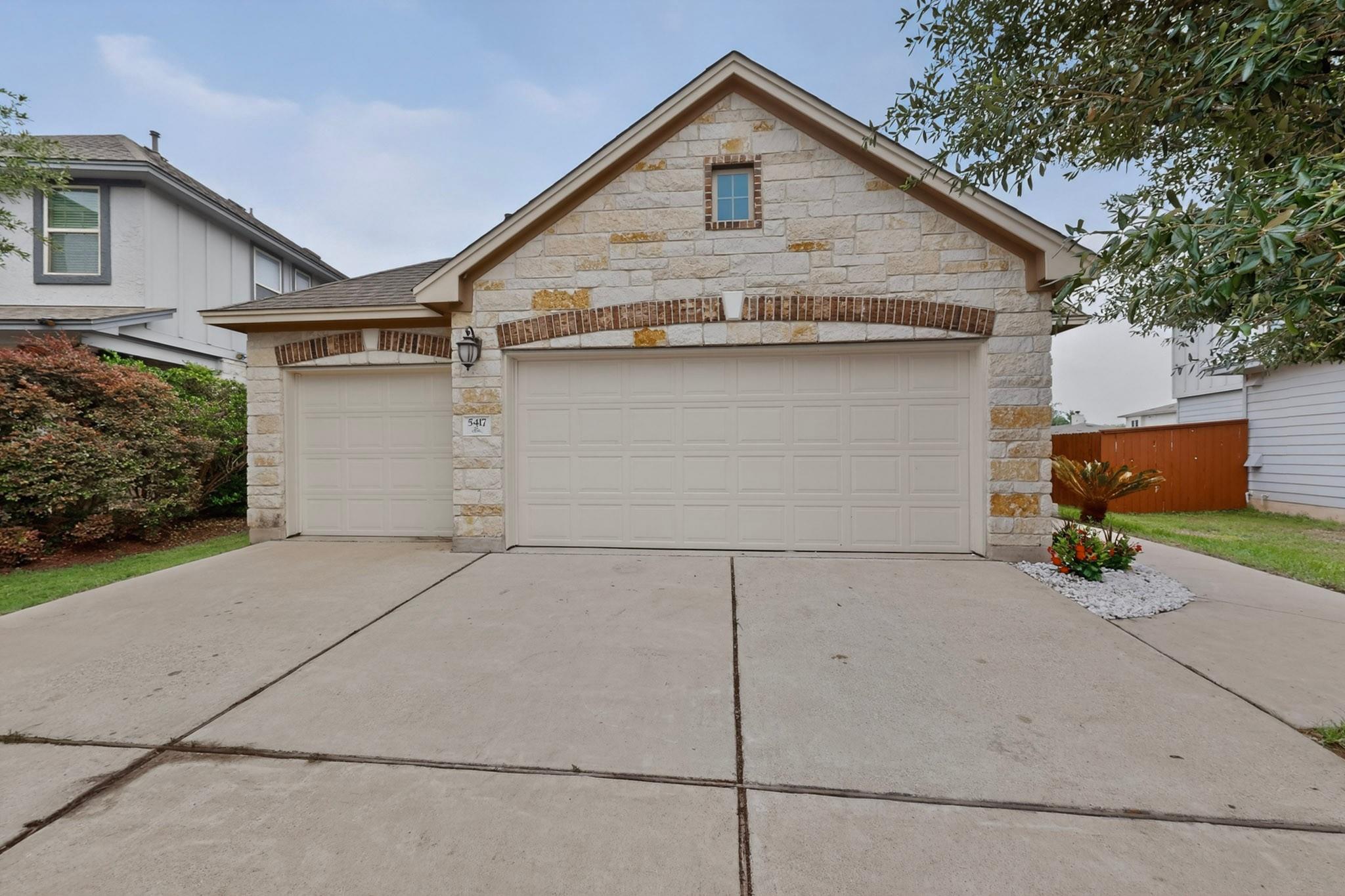 5417 Kara Dr, Austin, TX 78744
