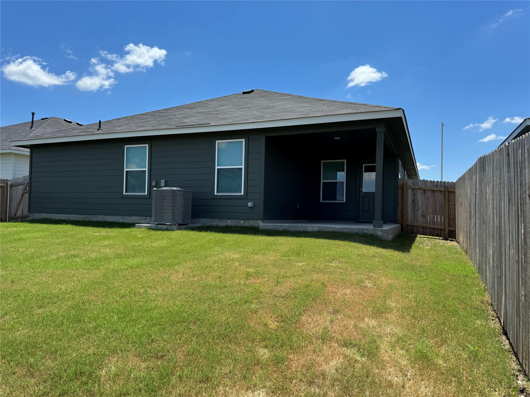 515 HODGES St, Maxwell, TX 78656