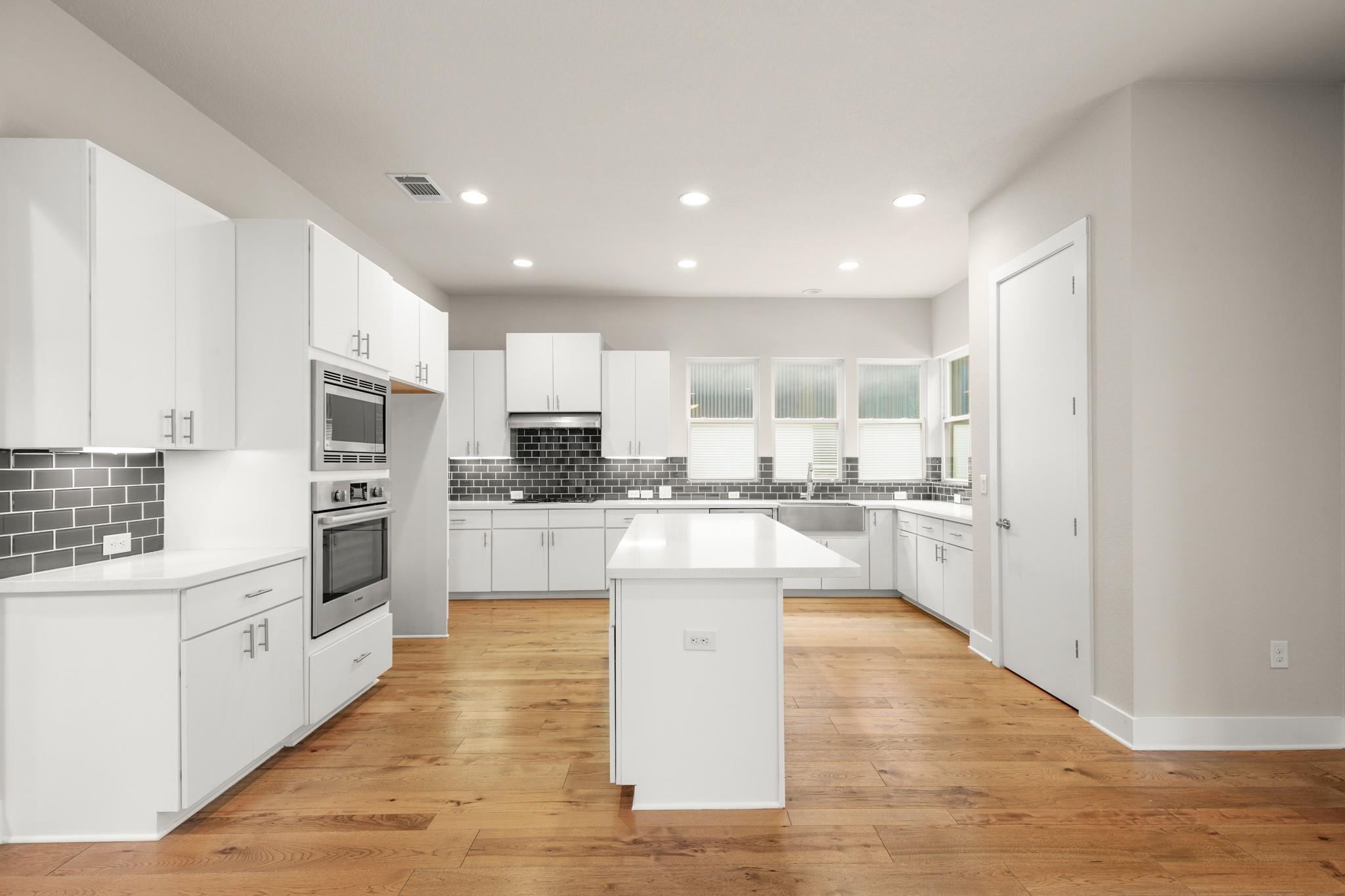 6020 Seville Dr, Austin, TX 78724