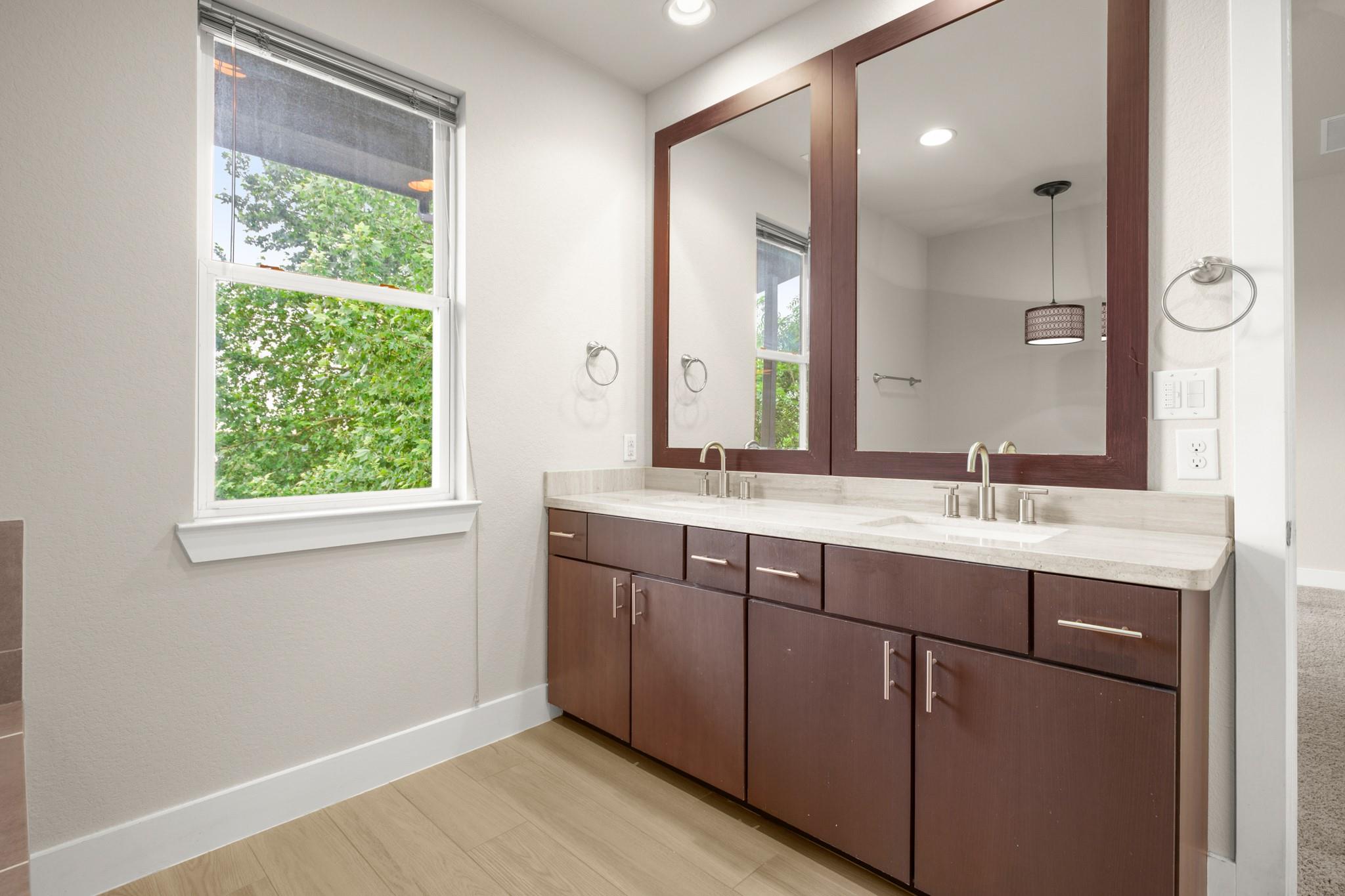 6020 Seville Dr, Austin, TX 78724