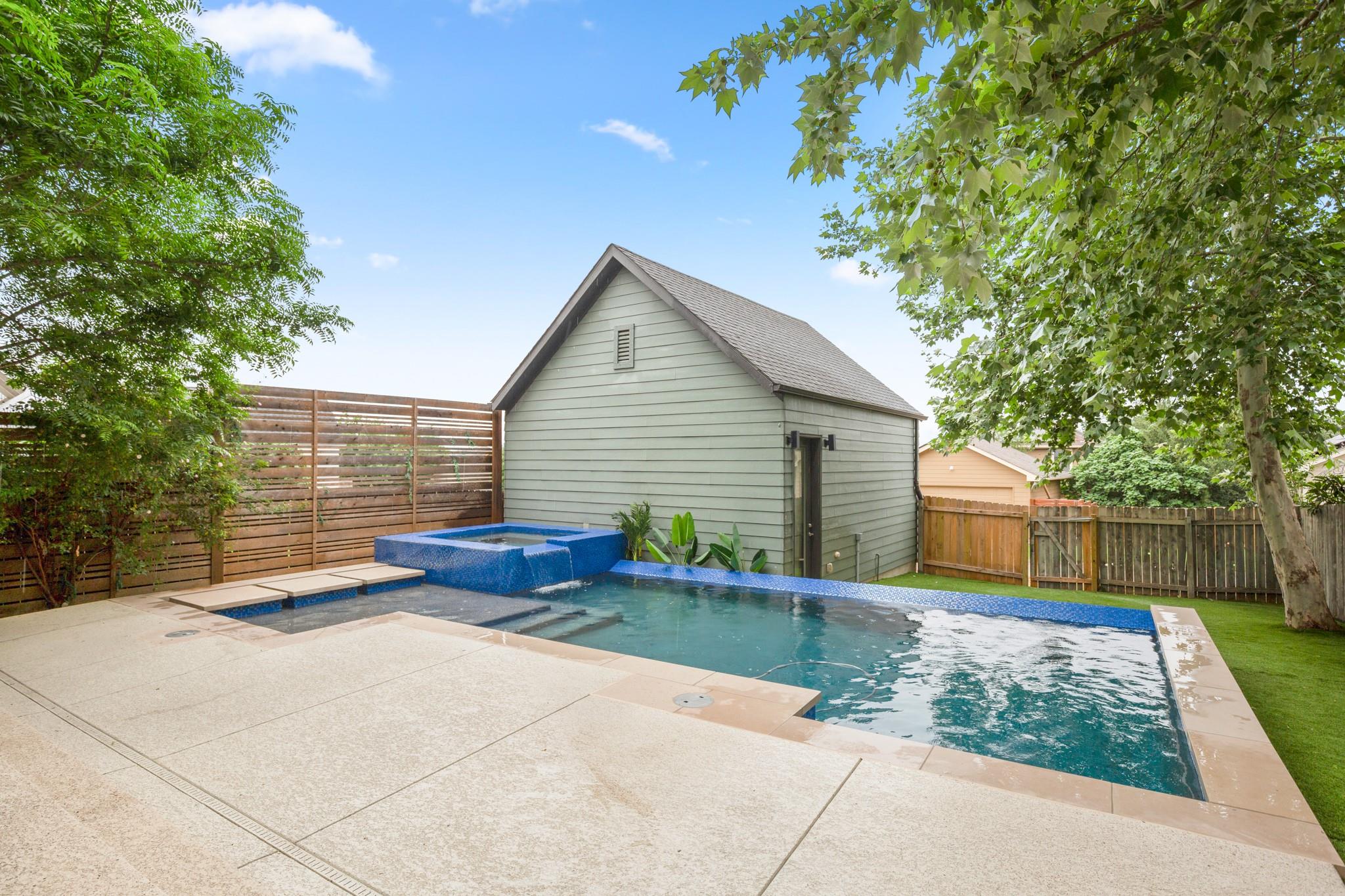 6020 Seville Dr, Austin, TX 78724
