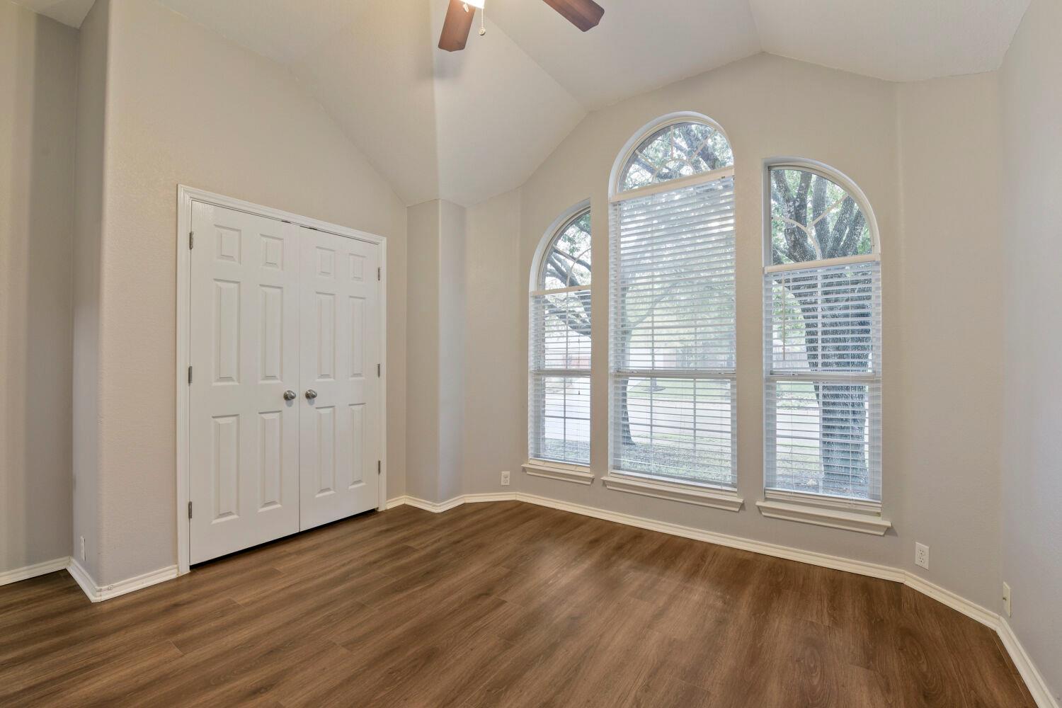 421 Racetrack Dr, Austin, TX 78748