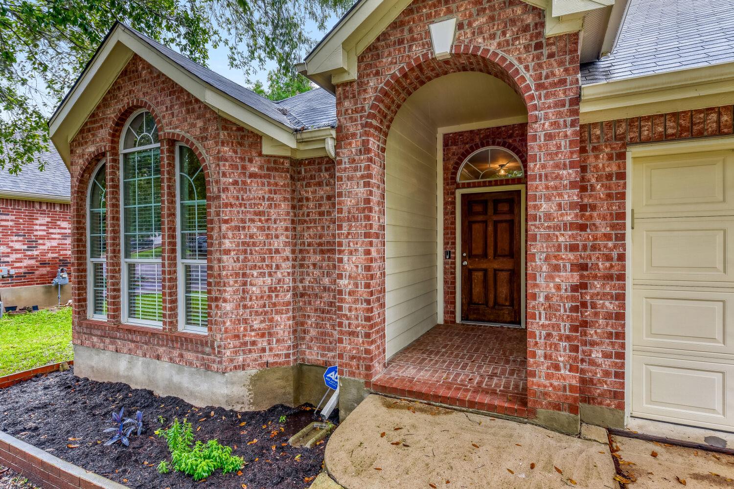 421 Racetrack Dr, Austin, TX 78748
