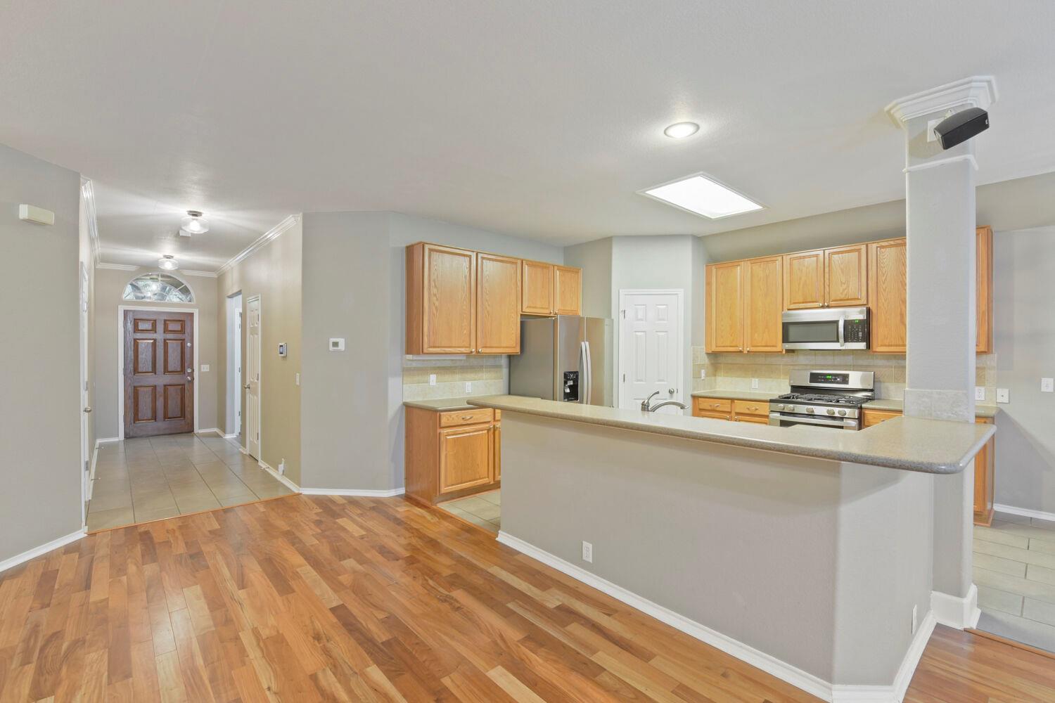 421 Racetrack Dr, Austin, TX 78748