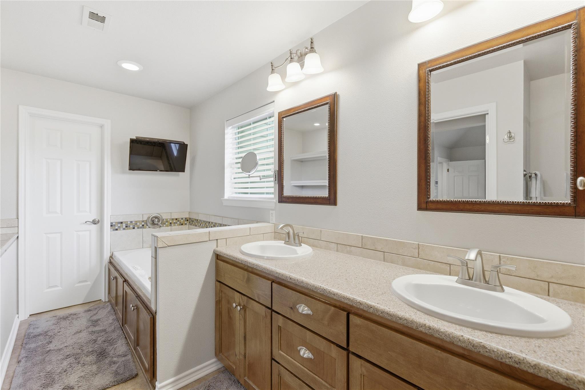 1204 ORLANDO Rd, Austin, TX 78733