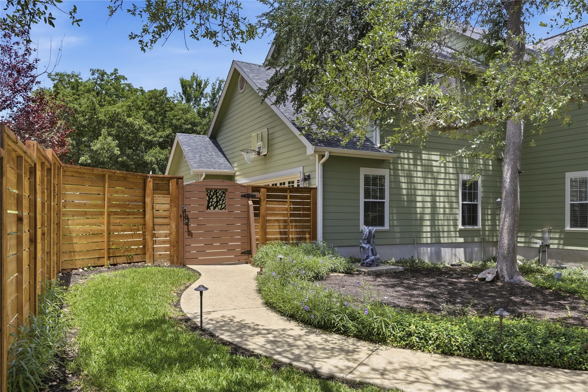 1204 ORLANDO Rd, Austin, TX 78733