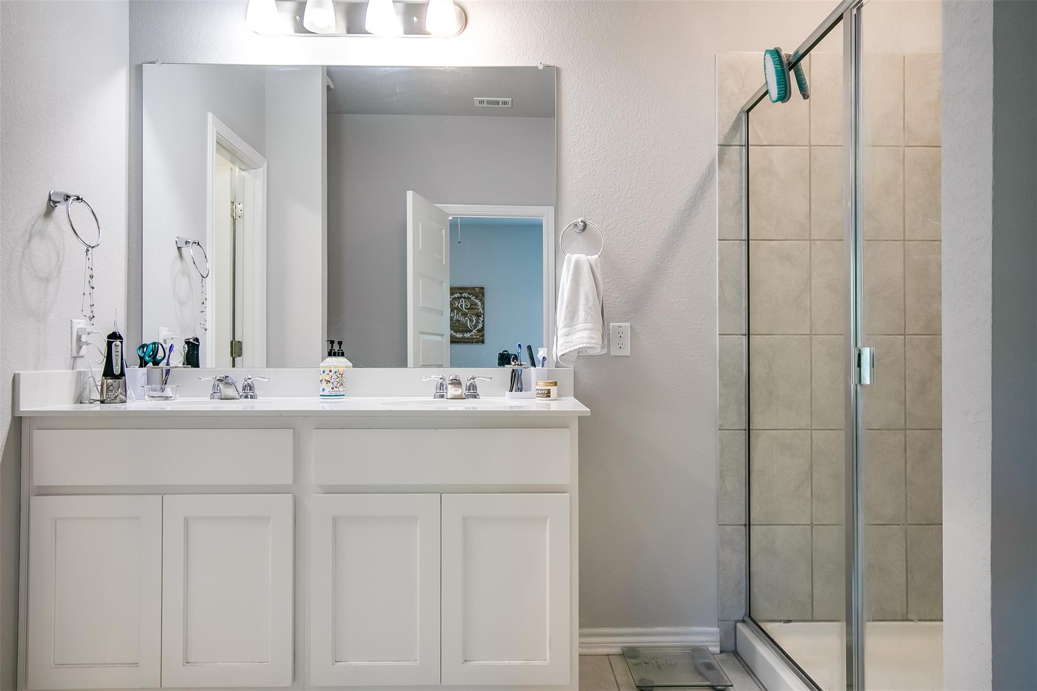 257 Syrah Ct, Leander, TX 78641