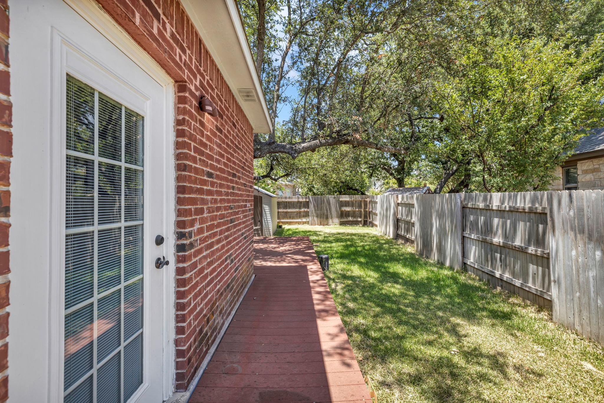 3748 Pine Needle Cir, Round Rock, TX 78681