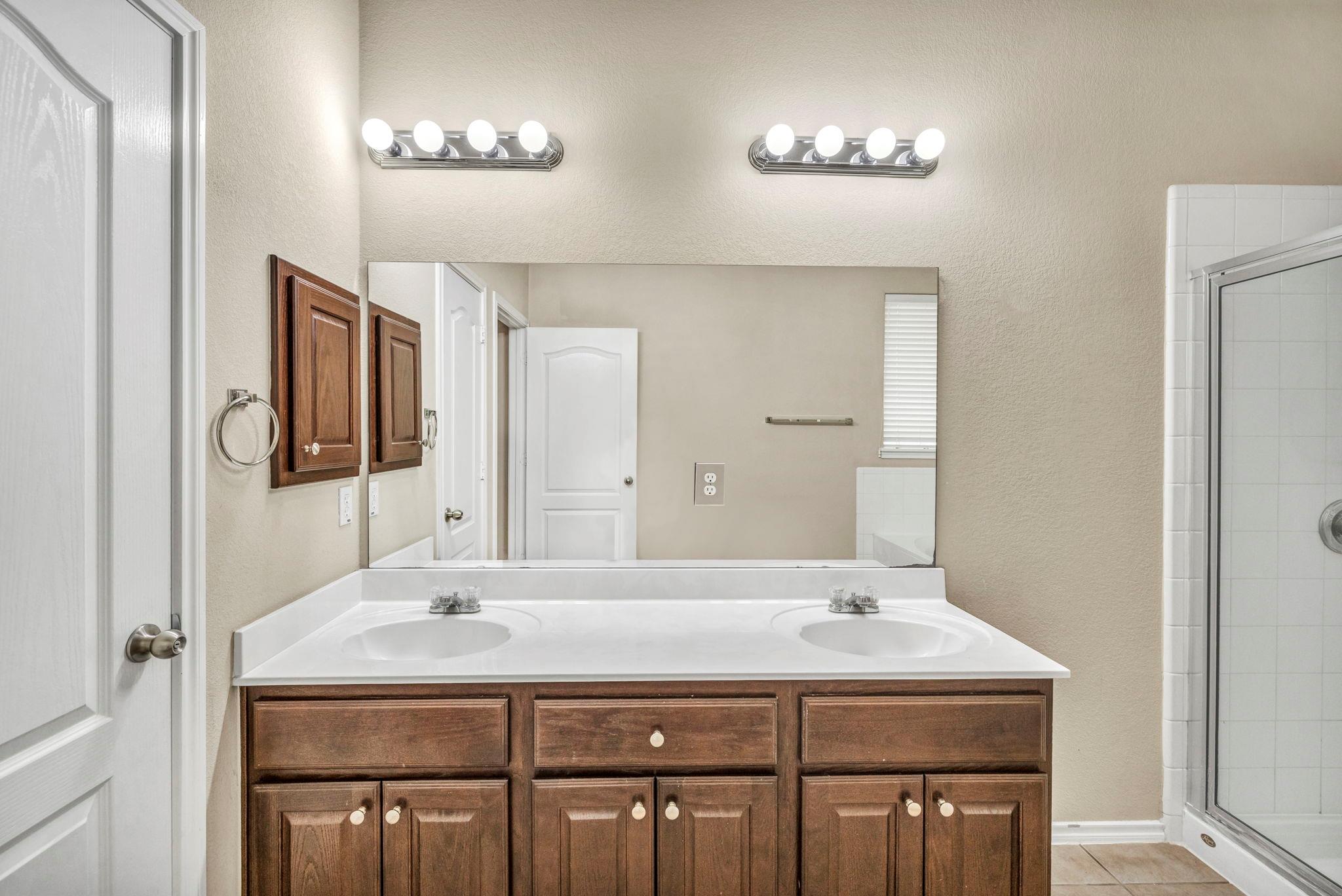 3748 Pine Needle Cir, Round Rock, TX 78681