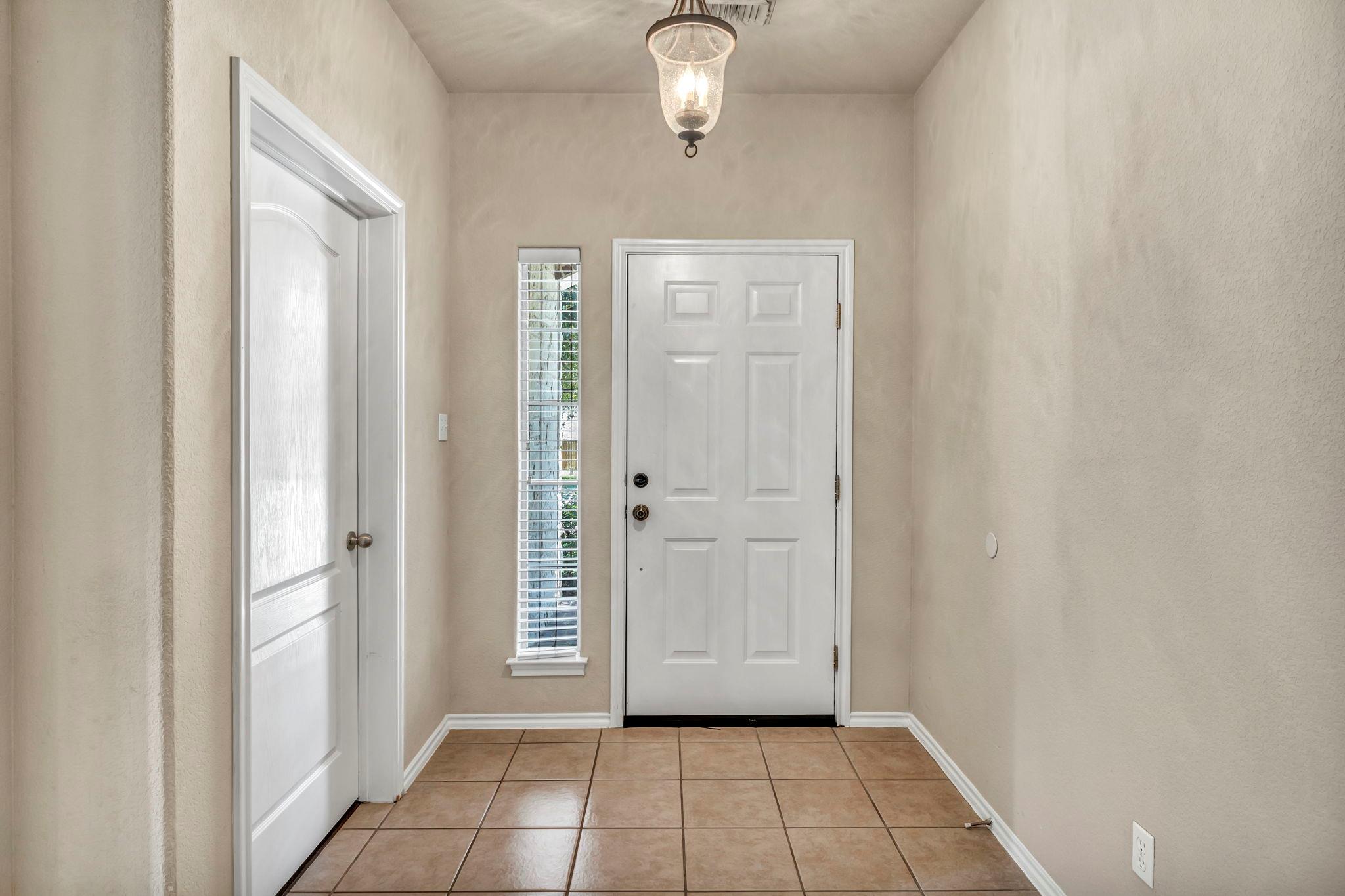 3748 Pine Needle Cir, Round Rock, TX 78681