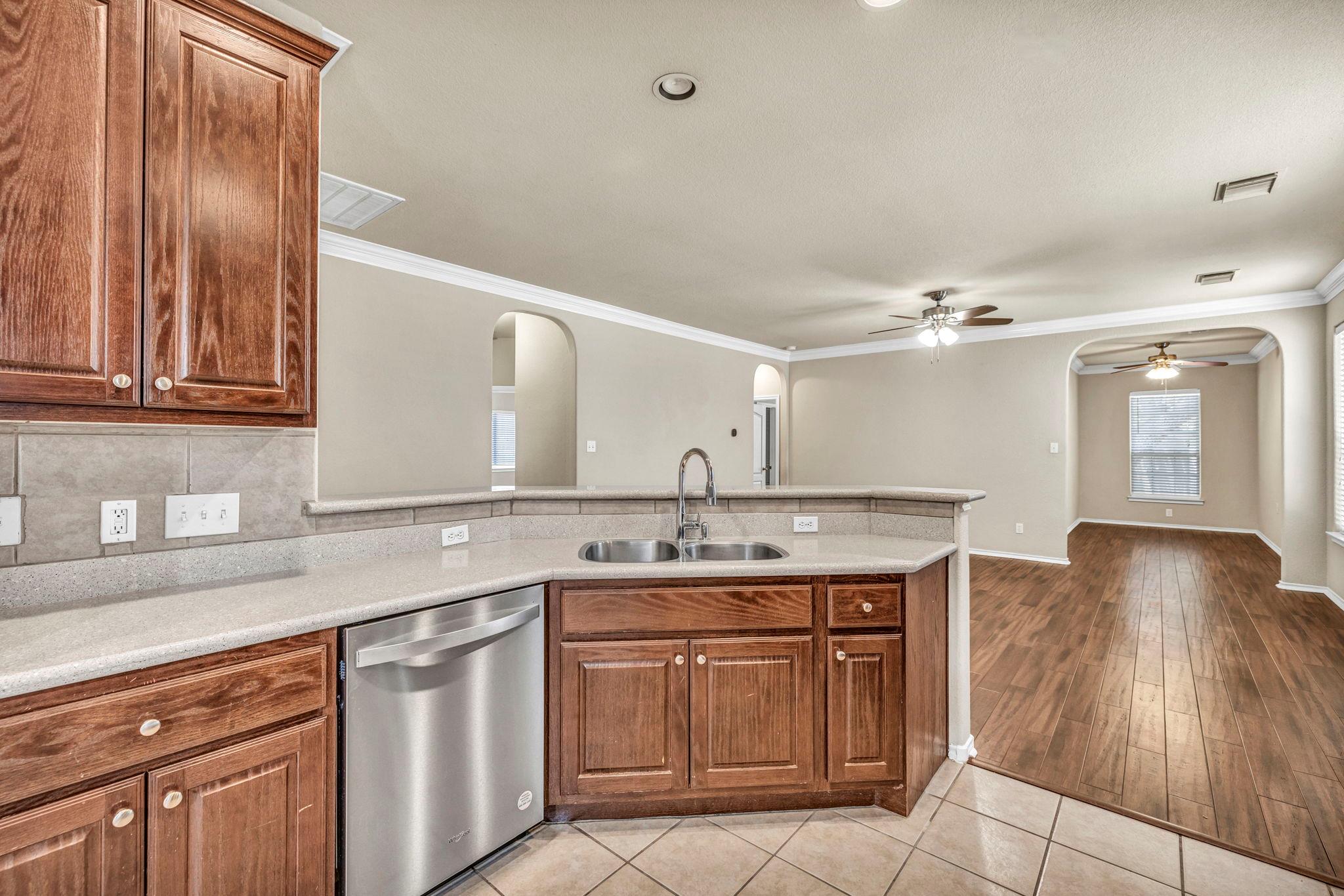 3748 Pine Needle Cir, Round Rock, TX 78681