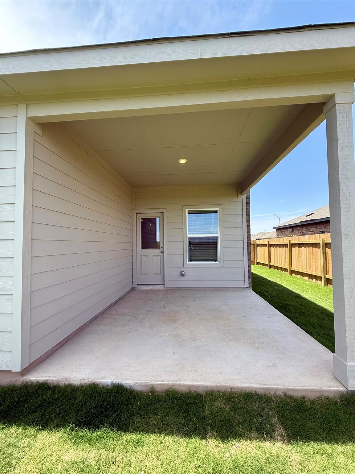 306 Camargue Drive, Hutto, TX 78634