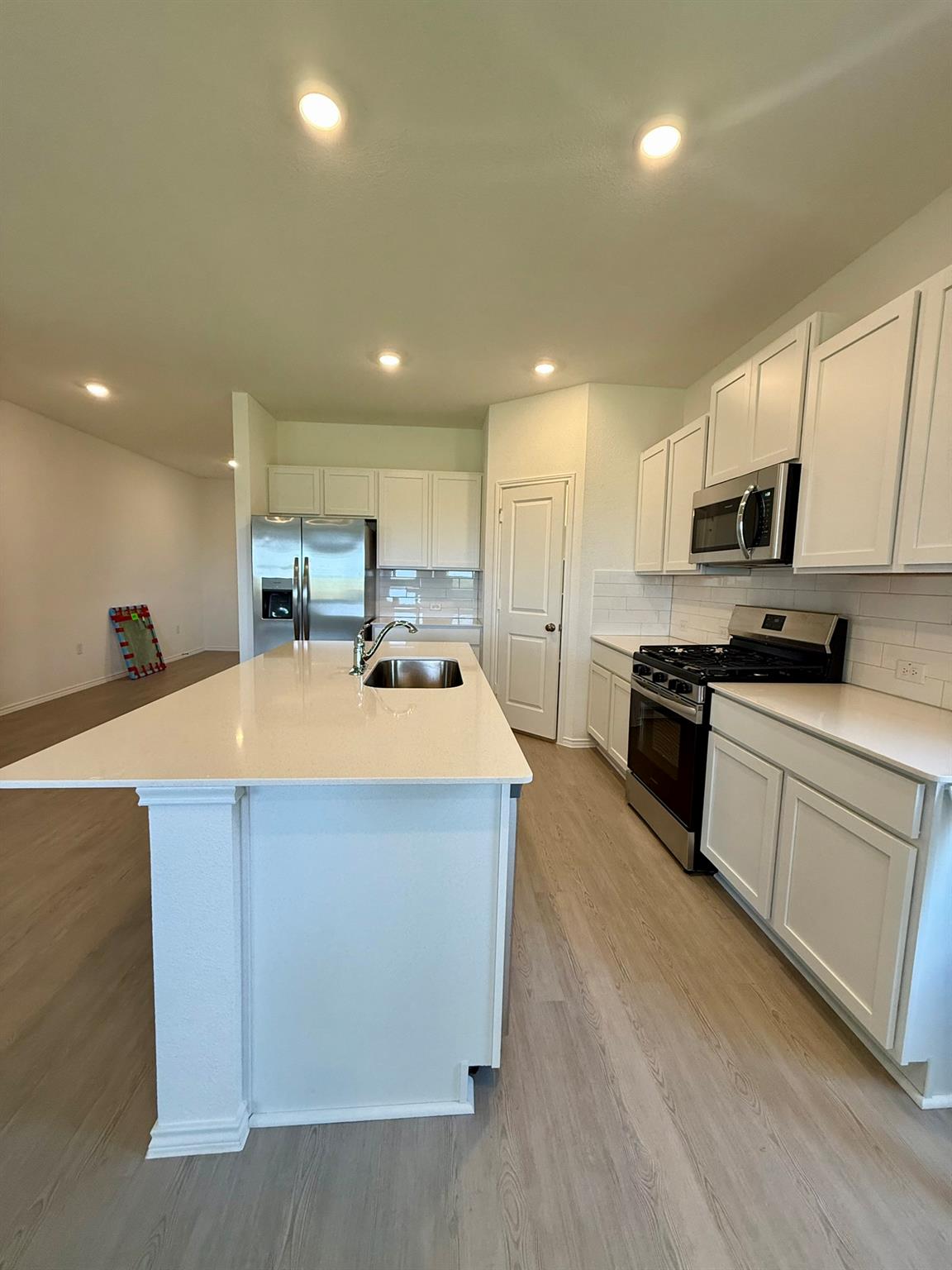 306 Camargue Drive, Hutto, TX 78634